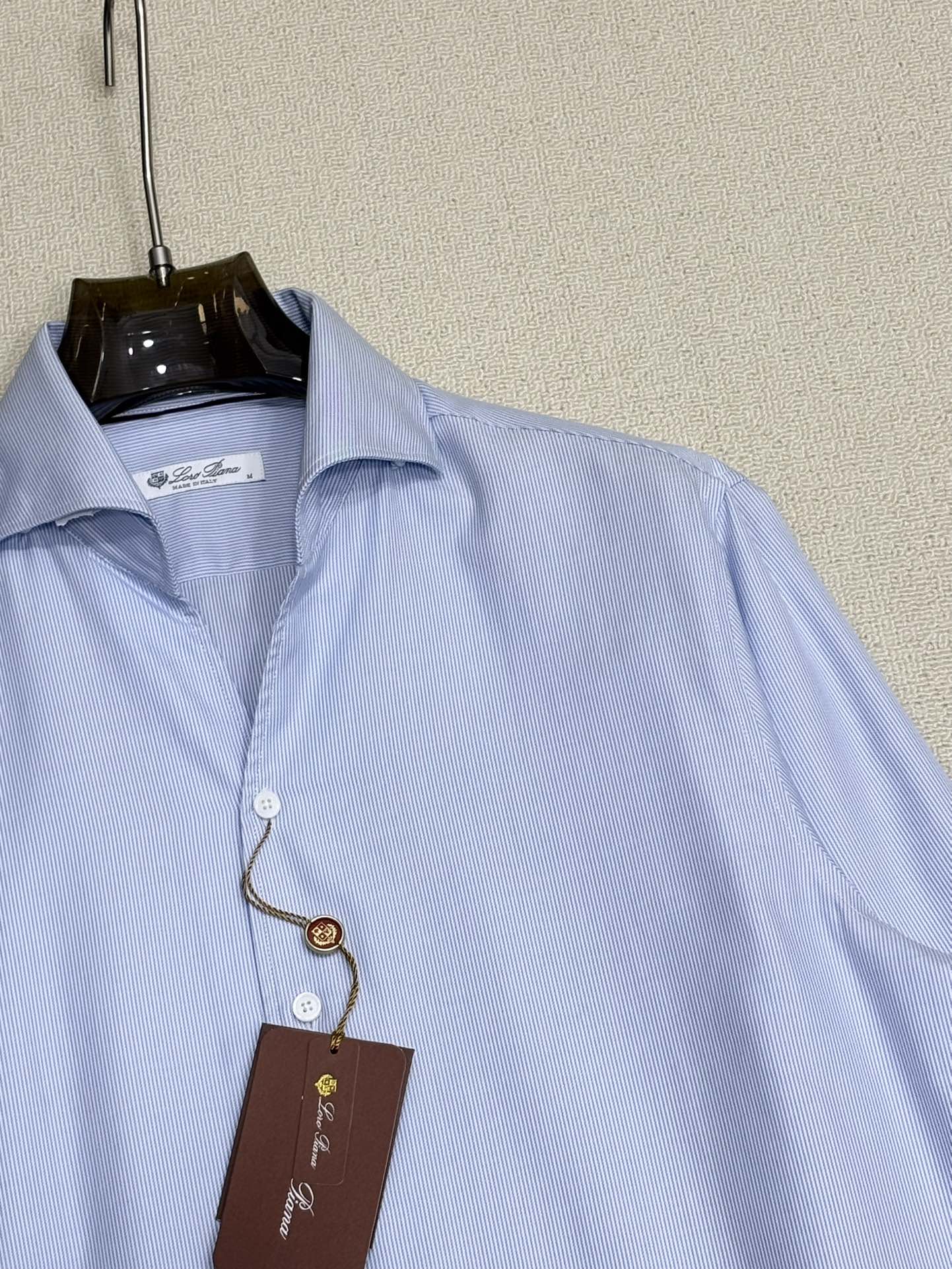 强势上新，新款不断！！！新款衬衫，高级面料高级做工，顶级品质！！！S一XXLS穿125左右m穿140左右