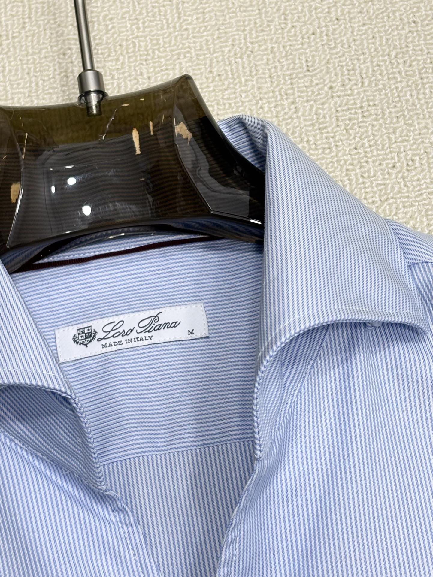 强势上新，新款不断！！！新款衬衫，高级面料高级做工，顶级品质！！！S一XXLS穿125左右m穿140左右