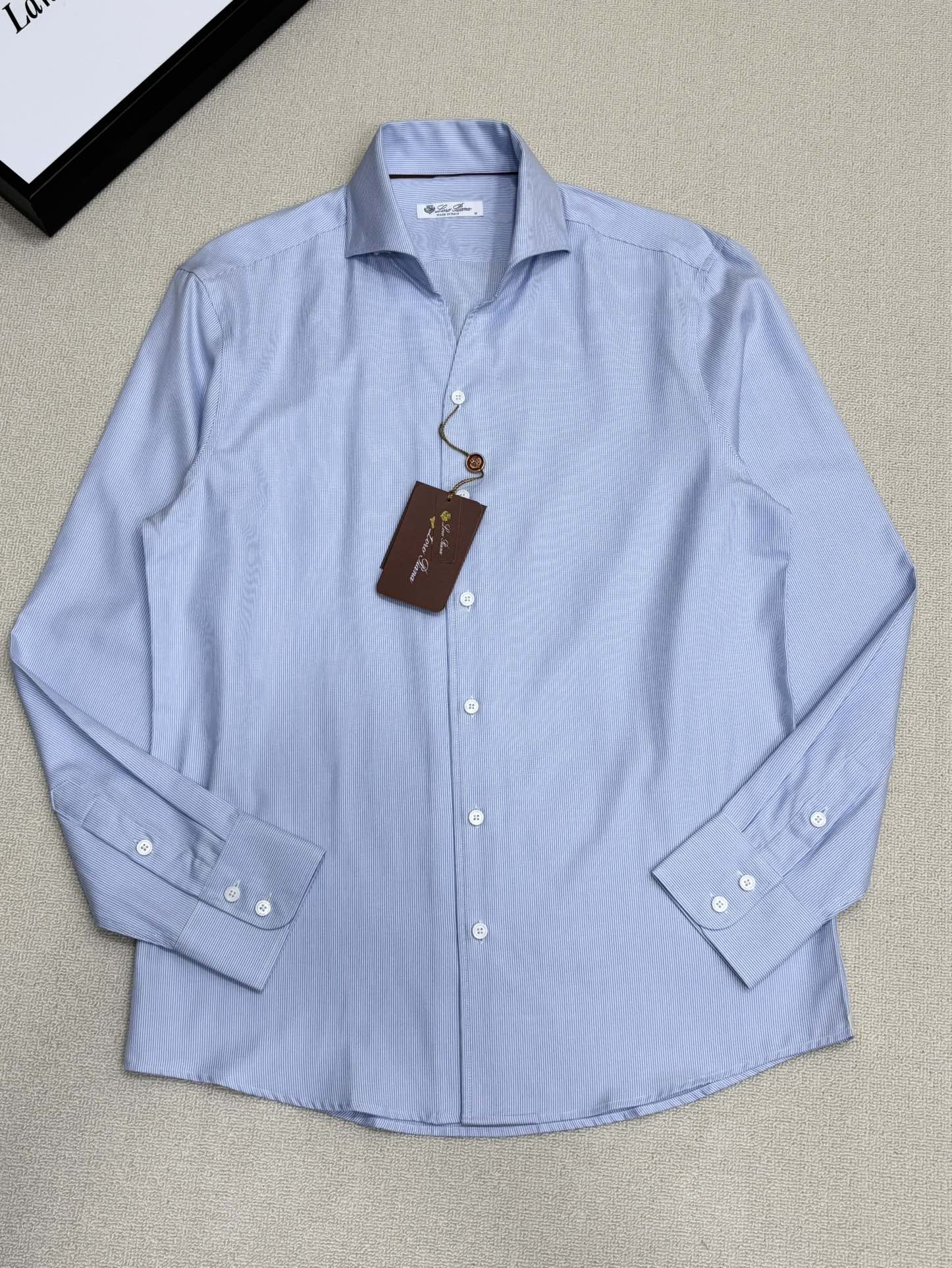 强势上新，新款不断！！！新款衬衫，高级面料高级做工，顶级品质！！！S一XXLS穿125左右m穿140左右