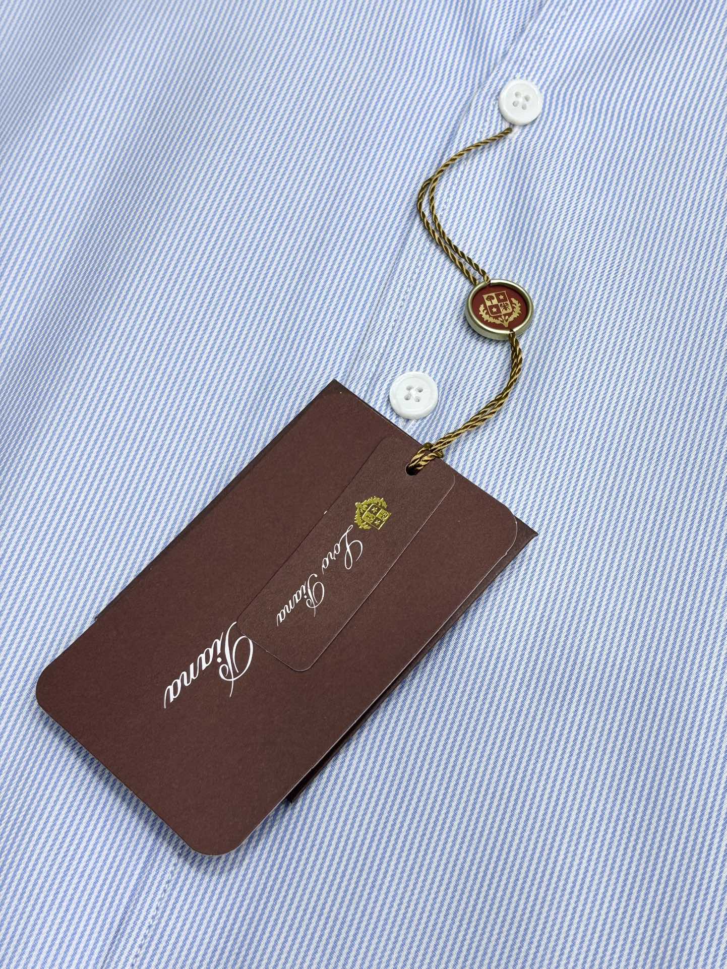 强势上新，新款不断！！！新款衬衫，高级面料高级做工，顶级品质！！！S一XXLS穿125左右m穿140左右