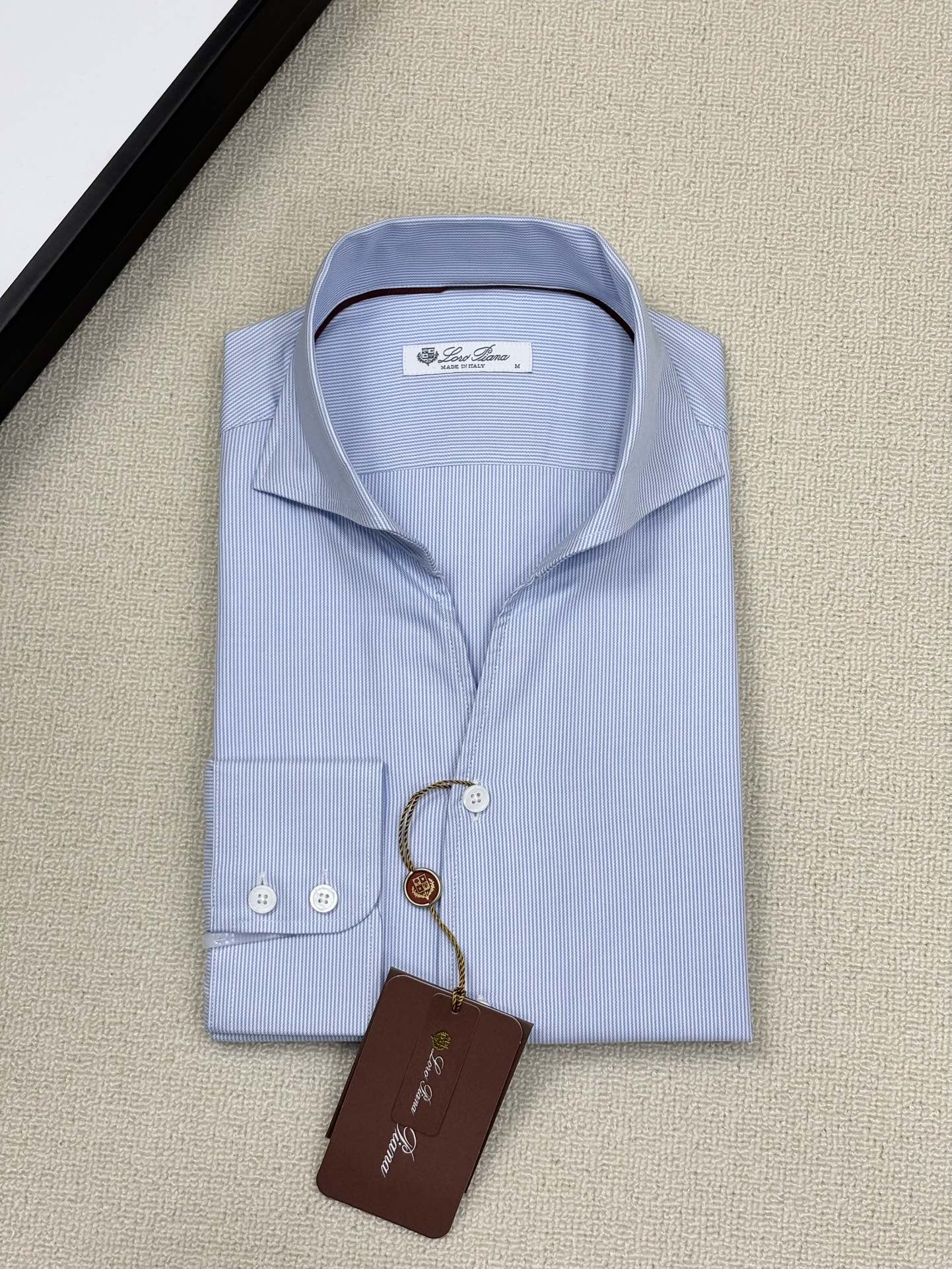 强势上新，新款不断！！！新款衬衫，高级面料高级做工，顶级品质！！！S一XXLS穿125左右m穿140左右