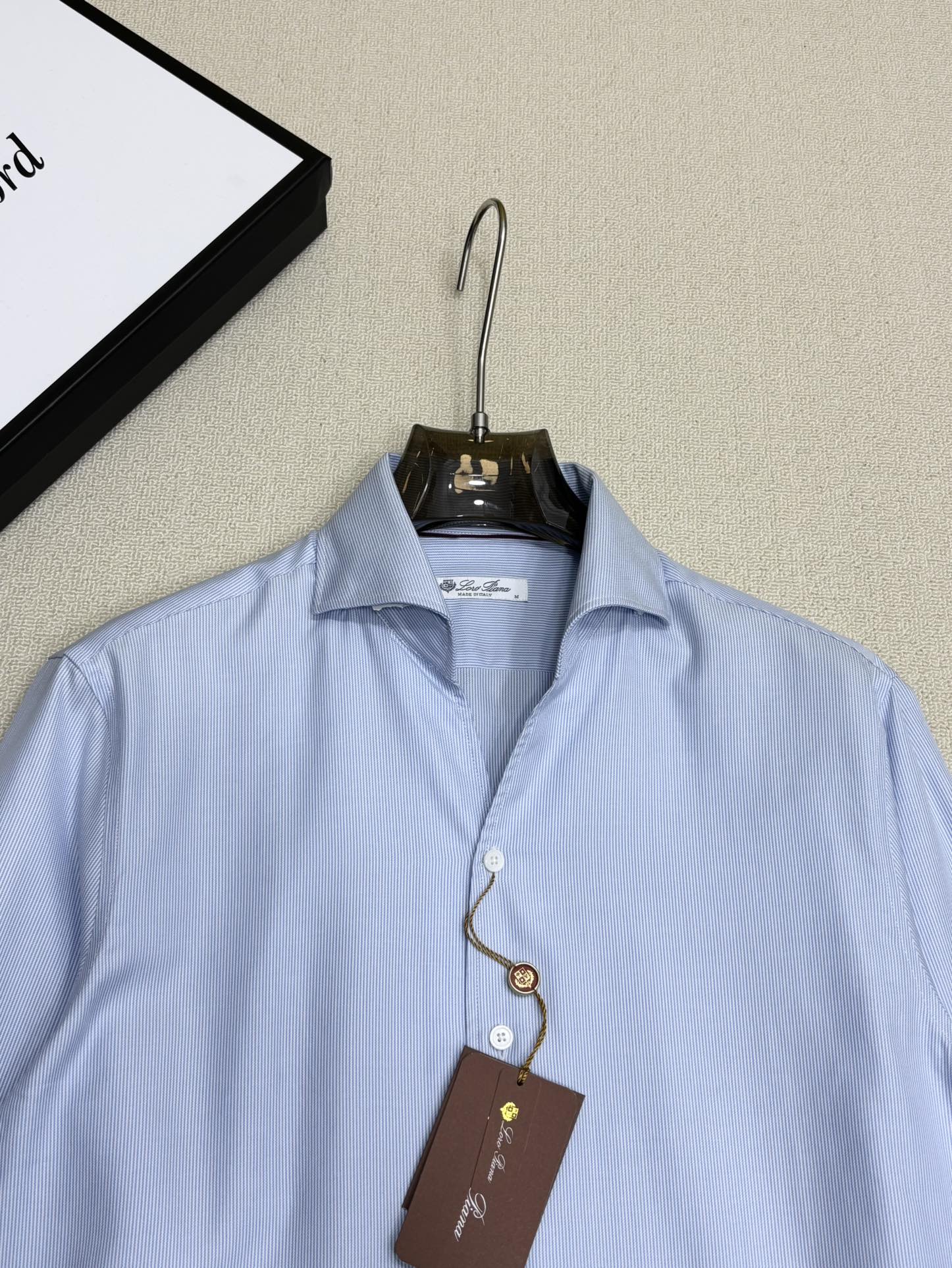 强势上新，新款不断！！！新款衬衫，高级面料高级做工，顶级品质！！！S一XXLS穿125左右m穿140左右