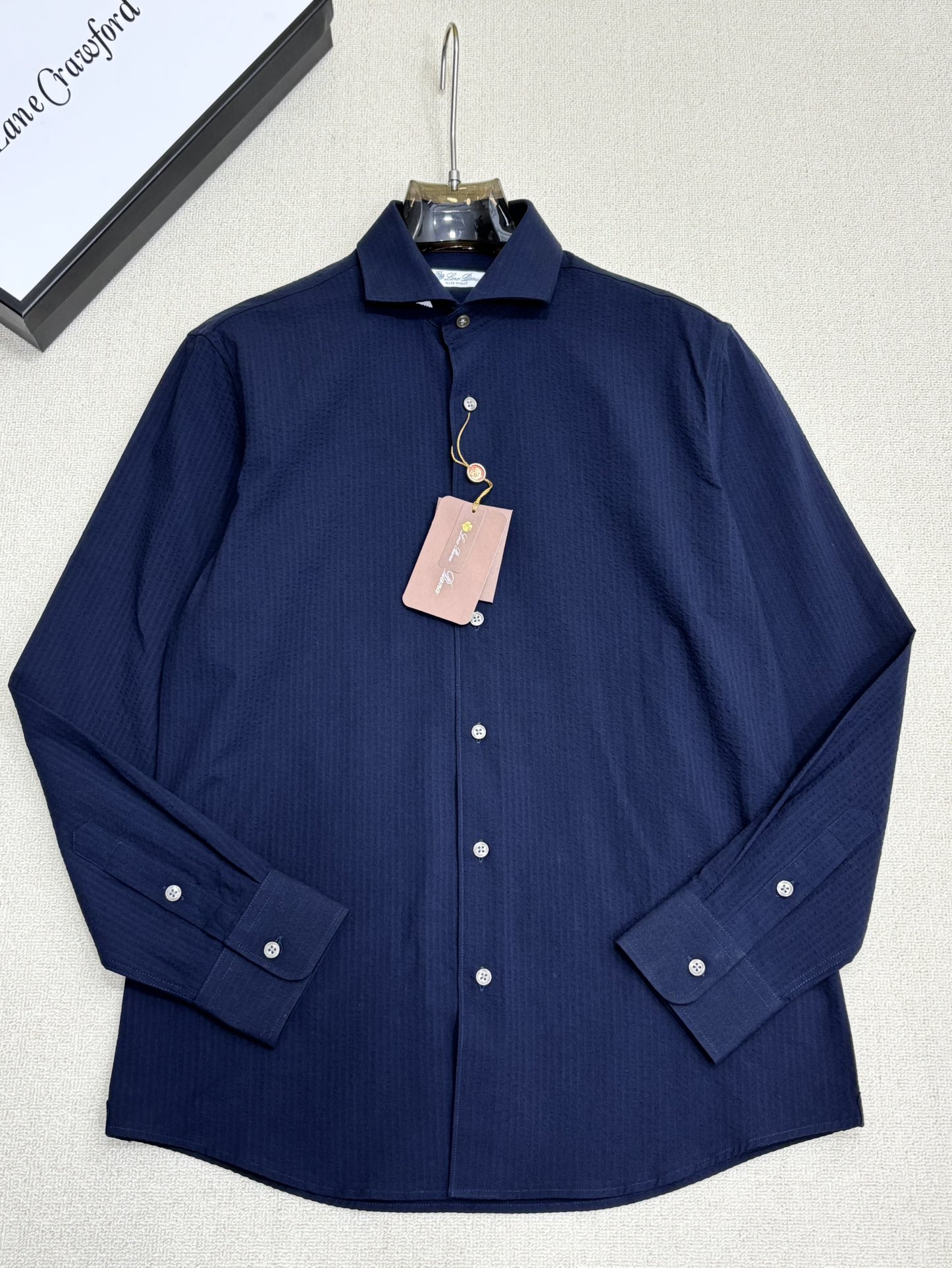 强势上新，新款不断！！！新款衬衫，高级面料高级做工，顶级品质！！！S一XXLS穿125左右m穿140左右