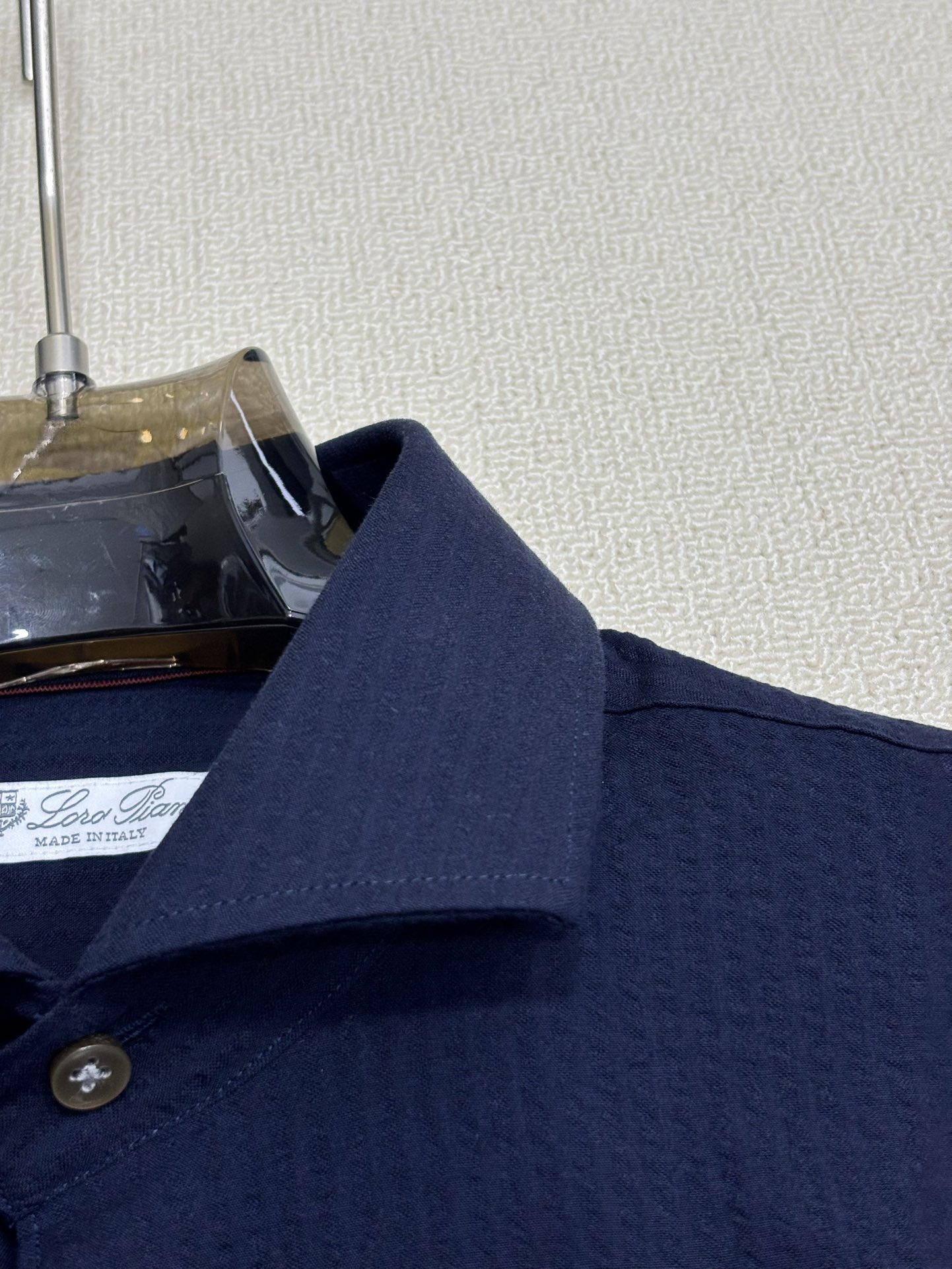 强势上新，新款不断！！！新款衬衫，高级面料高级做工，顶级品质！！！S一XXLS穿125左右m穿140左右