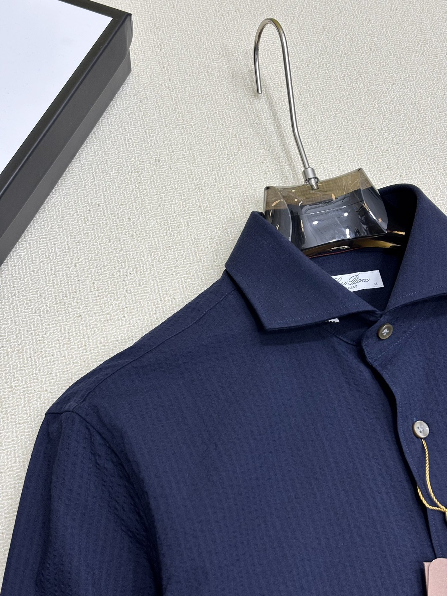 强势上新，新款不断！！！新款衬衫，高级面料高级做工，顶级品质！！！S一XXLS穿125左右m穿140左右