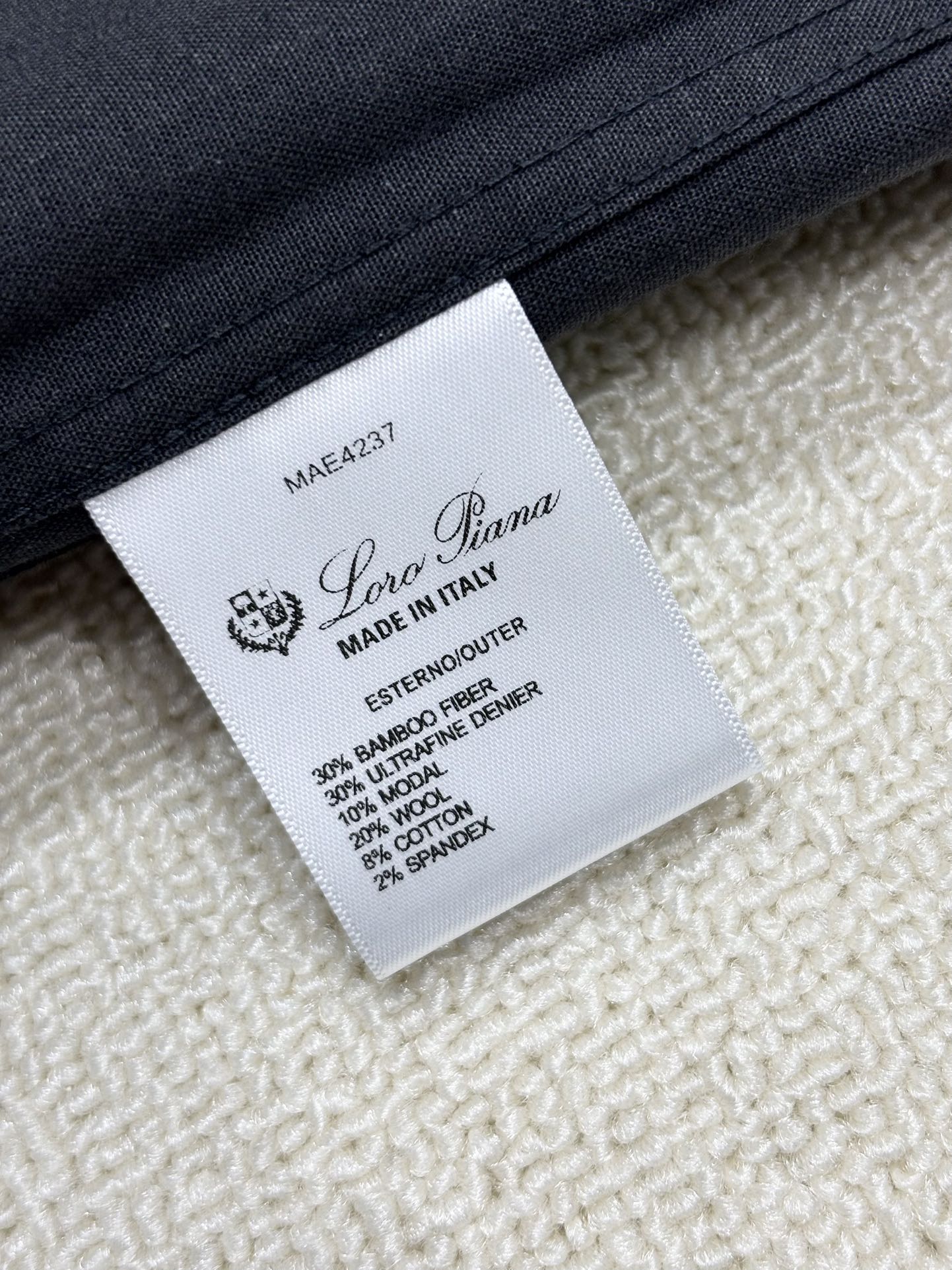 强势上新，新款不断！！！新款衬衫，高级面料高级做工，顶级品质！！！S一XXLS穿125左右m穿140左右