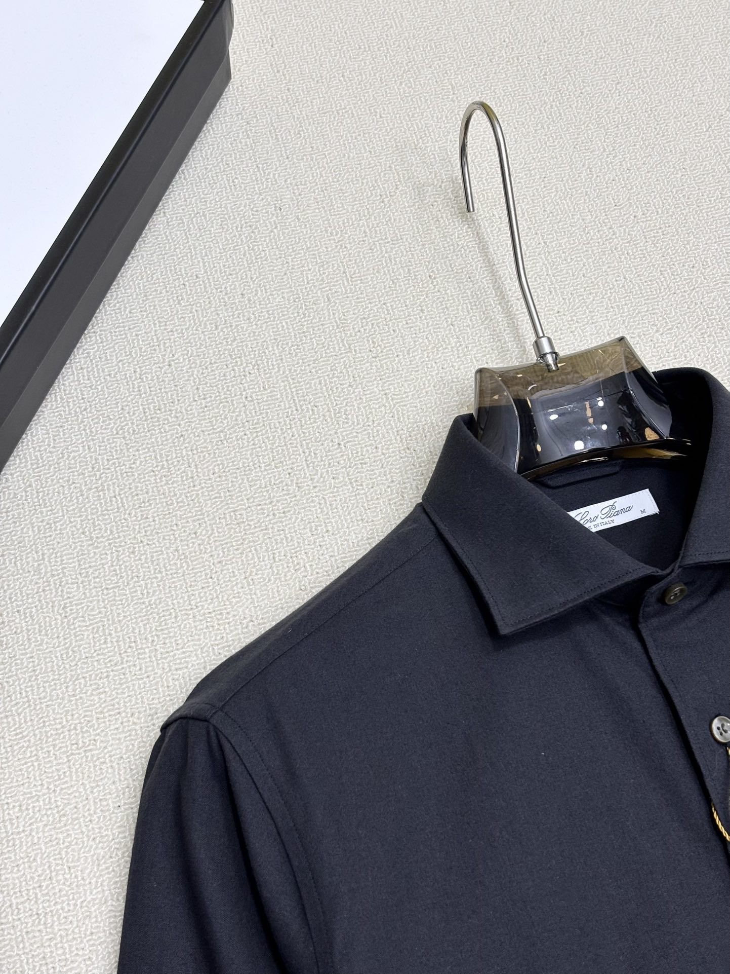 强势上新，新款不断！！！新款衬衫，高级面料高级做工，顶级品质！！！S一XXLS穿125左右m穿140左右