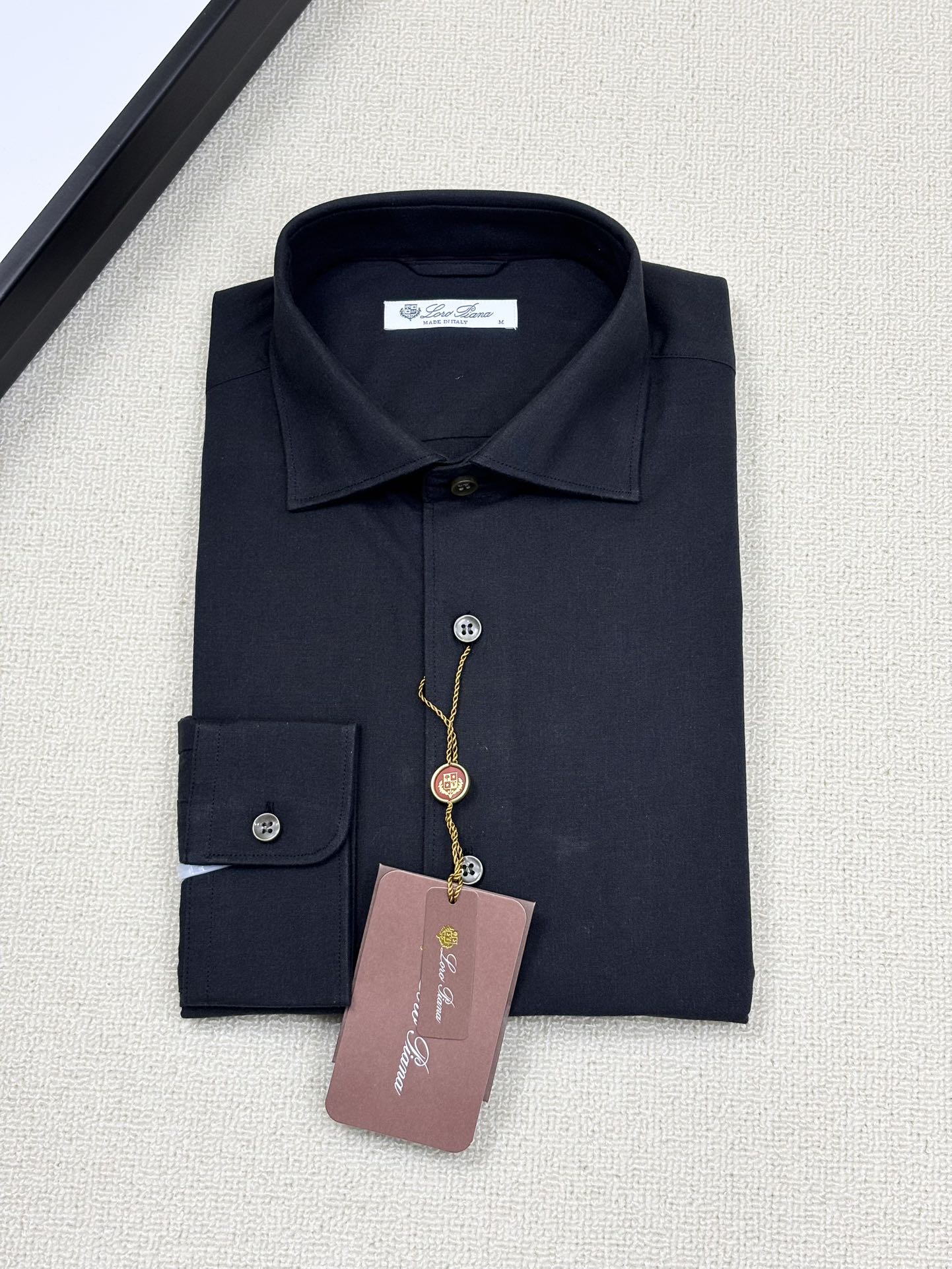 强势上新，新款不断！！！新款衬衫，高级面料高级做工，顶级品质！！！S一XXLS穿125左右m穿140左右