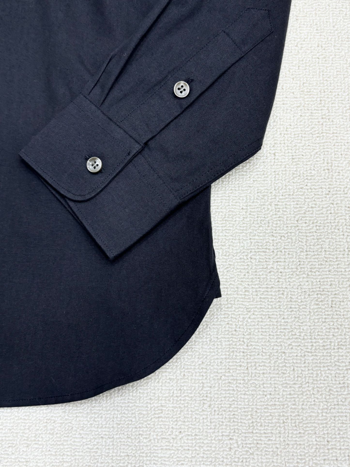 强势上新，新款不断！！！新款衬衫，高级面料高级做工，顶级品质！！！S一XXLS穿125左右m穿140左右