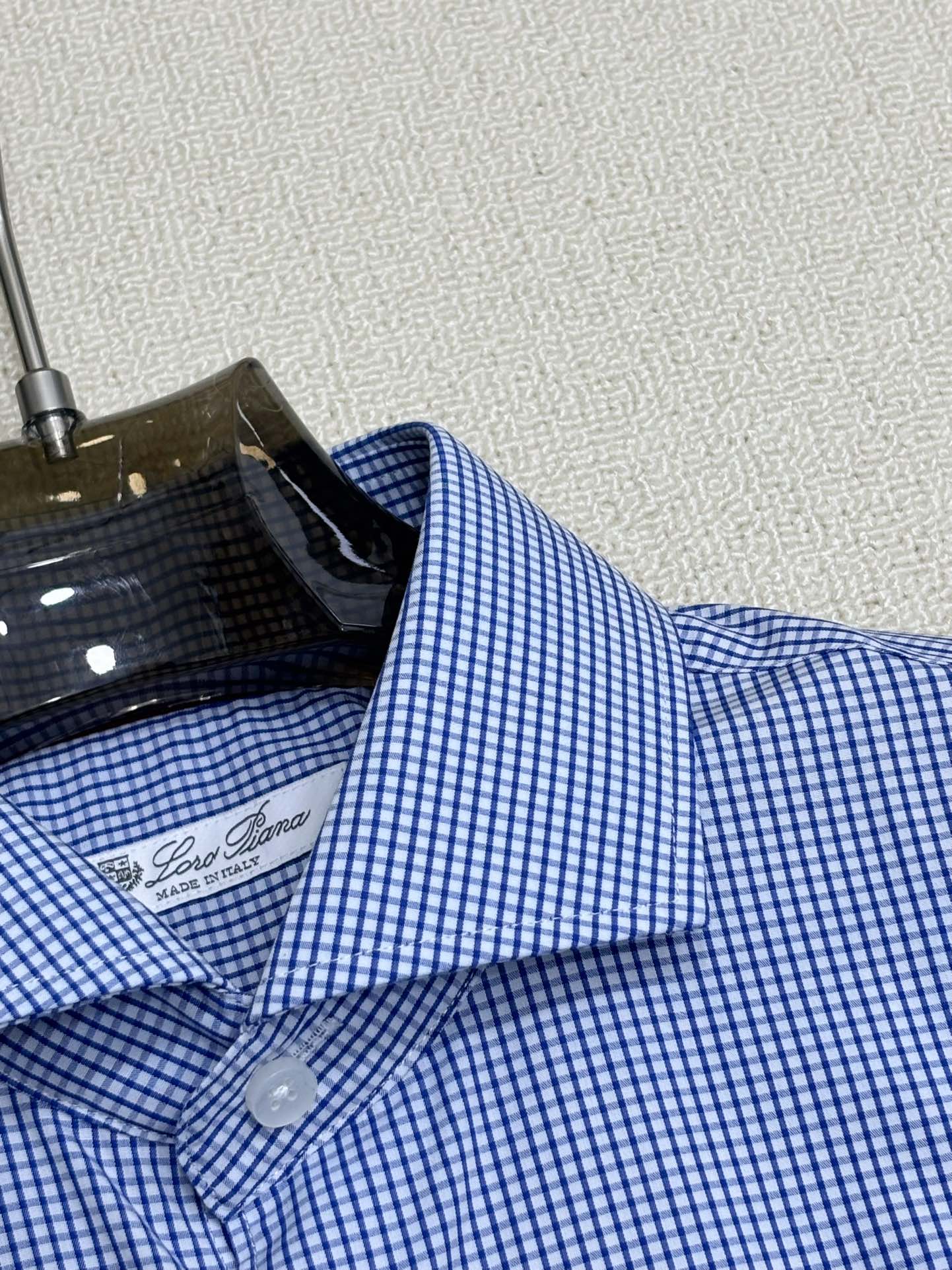 强势上新，新款不断！！！新款衬衫，高级面料高级做工，顶级品质！！！S一XXLS穿125左右m穿140左右