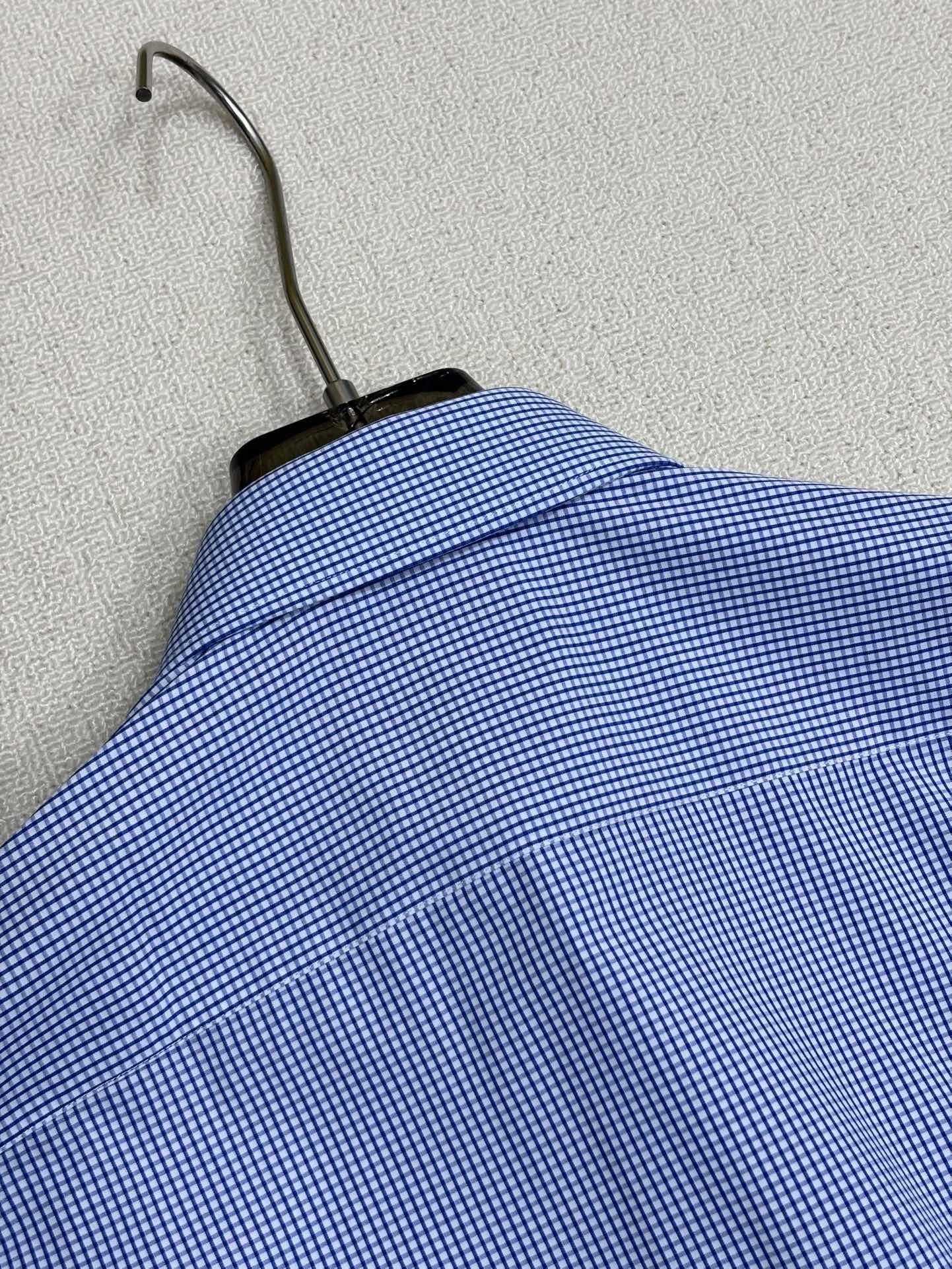 强势上新，新款不断！！！新款衬衫，高级面料高级做工，顶级品质！！！S一XXLS穿125左右m穿140左右