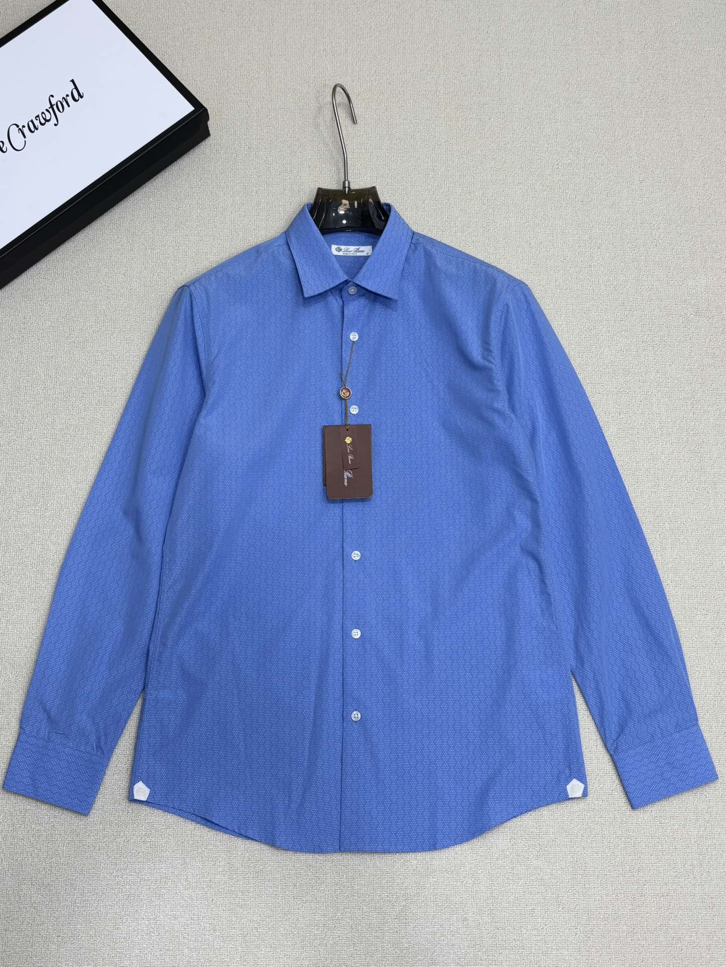 强势上新，新款不断！！！新款衬衫，高级面料高级做工，顶级品质！！！S一XXLS穿125左右m穿140左右