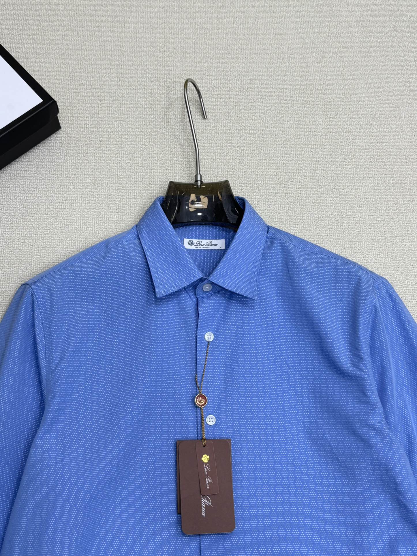 强势上新，新款不断！！！新款衬衫，高级面料高级做工，顶级品质！！！S一XXLS穿125左右m穿140左右