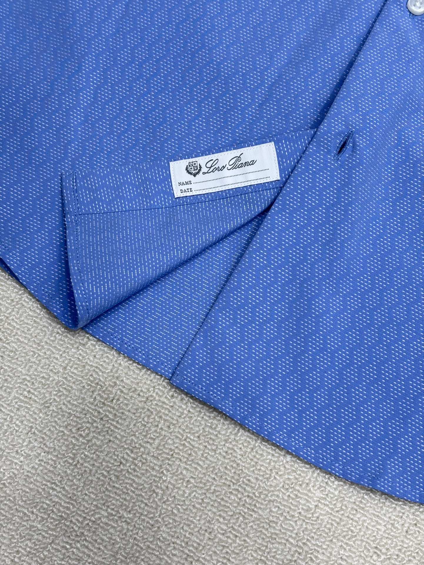 强势上新，新款不断！！！新款衬衫，高级面料高级做工，顶级品质！！！S一XXLS穿125左右m穿140左右