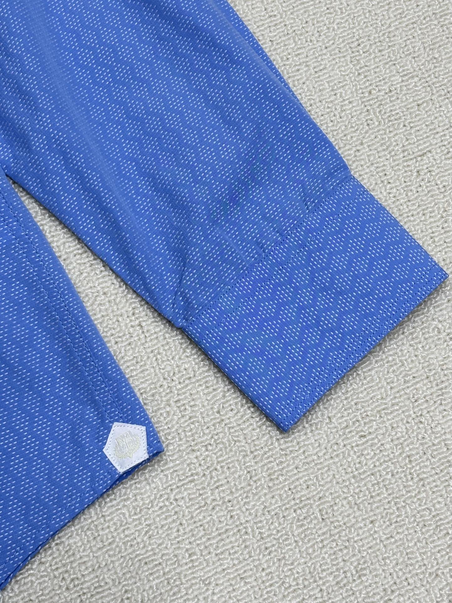 强势上新，新款不断！！！新款衬衫，高级面料高级做工，顶级品质！！！S一XXLS穿125左右m穿140左右