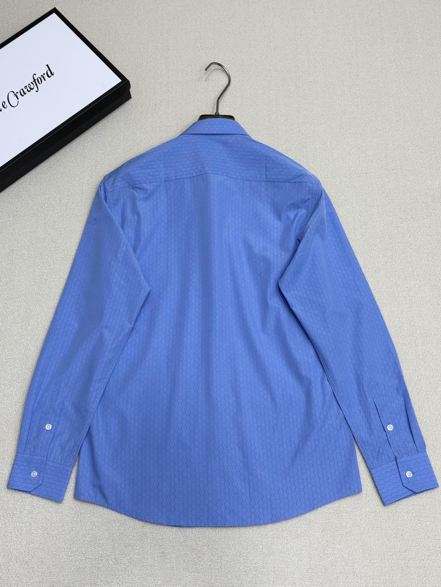 强势上新，新款不断！！！新款衬衫，高级面料高级做工，顶级品质！！！S一XXLS穿125左右m穿140左右