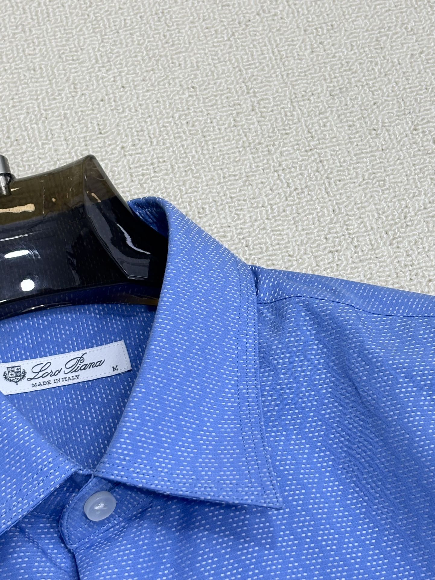 强势上新，新款不断！！！新款衬衫，高级面料高级做工，顶级品质！！！S一XXLS穿125左右m穿140左右