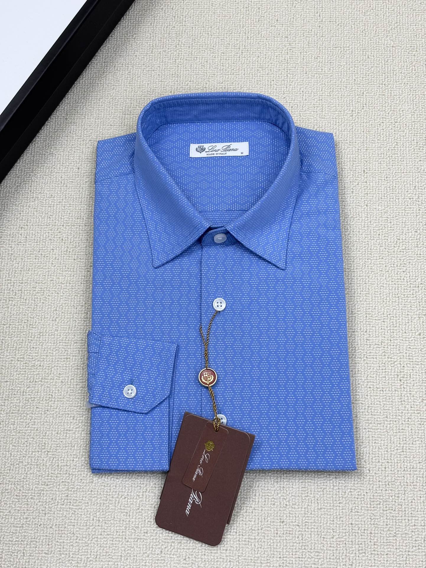 强势上新，新款不断！！！新款衬衫，高级面料高级做工，顶级品质！！！S一XXLS穿125左右m穿140左右