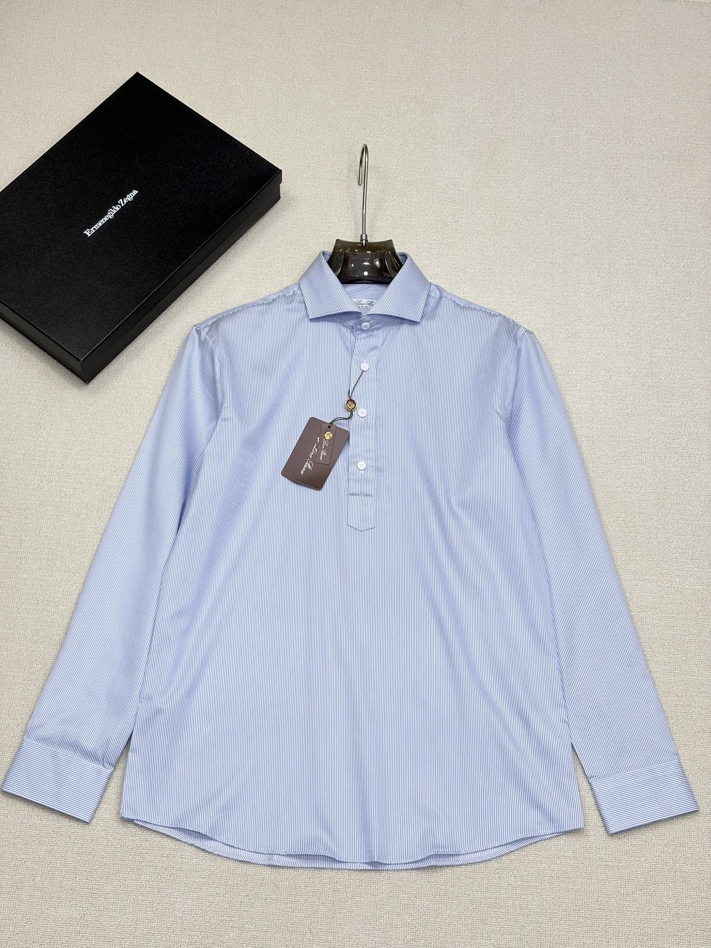 强势上新，新款不断！！！新款衬衫，高级面料高级做工，顶级品质！！！S一XXLS穿125左右m穿140左右