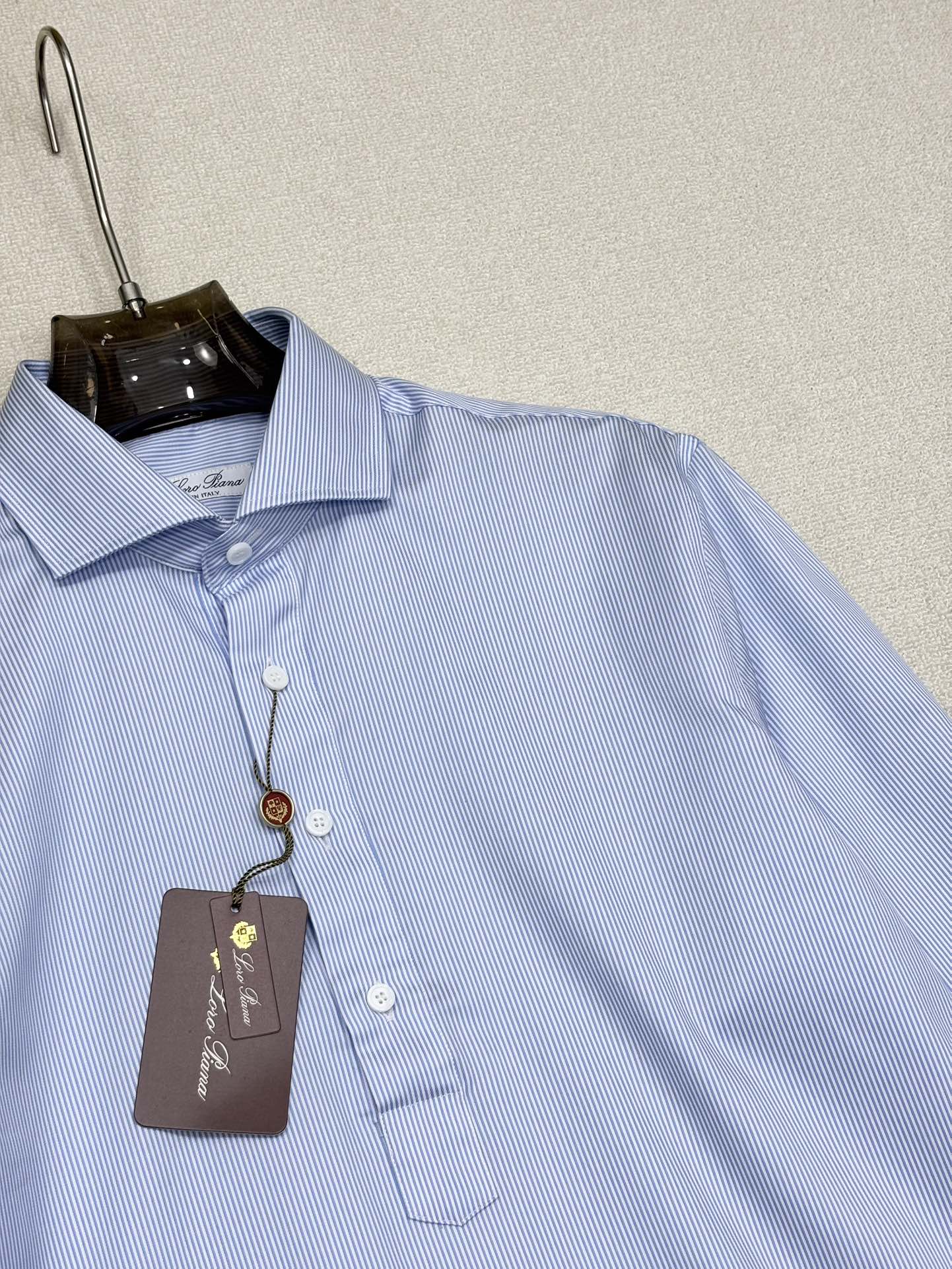 强势上新，新款不断！！！新款衬衫，高级面料高级做工，顶级品质！！！S一XXLS穿125左右m穿140左右