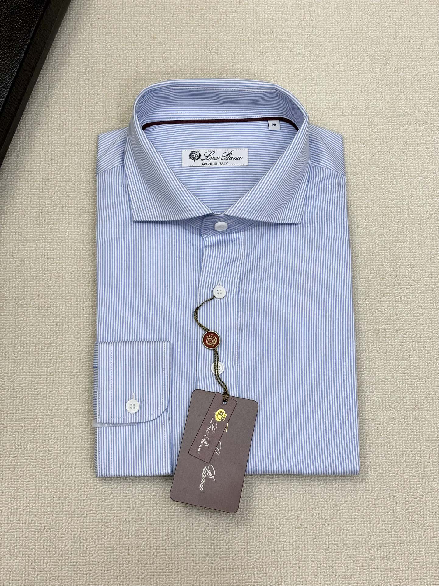 强势上新，新款不断！！！新款衬衫，高级面料高级做工，顶级品质！！！S一XXLS穿125左右m穿140左右