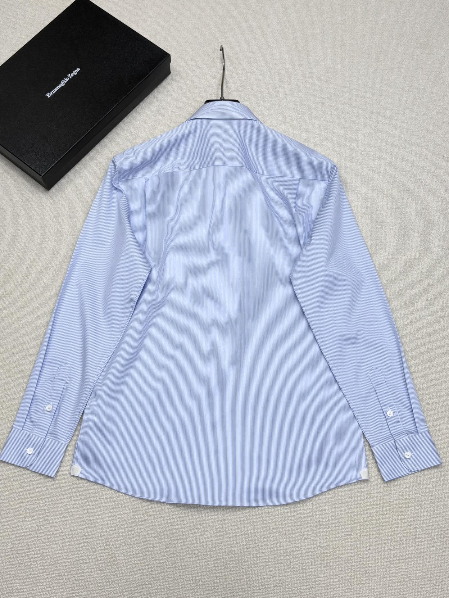 强势上新，新款不断！！！新款衬衫，高级面料高级做工，顶级品质！！！S一XXLS穿125左右m穿140左右