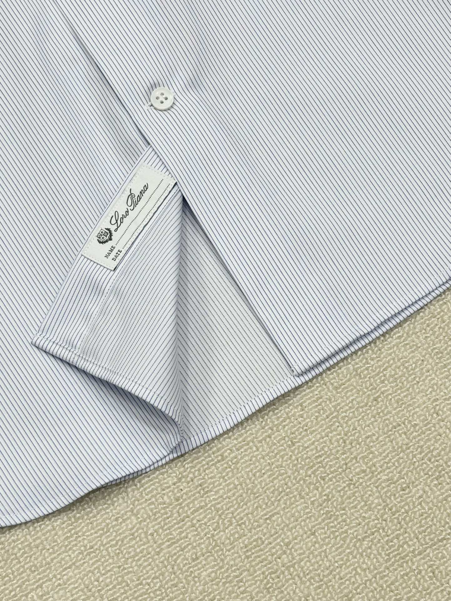 强势上新，新款不断！！！新款衬衫，高级面料高级做工，顶级品质！！！S一XXLS穿125左右m穿140左右