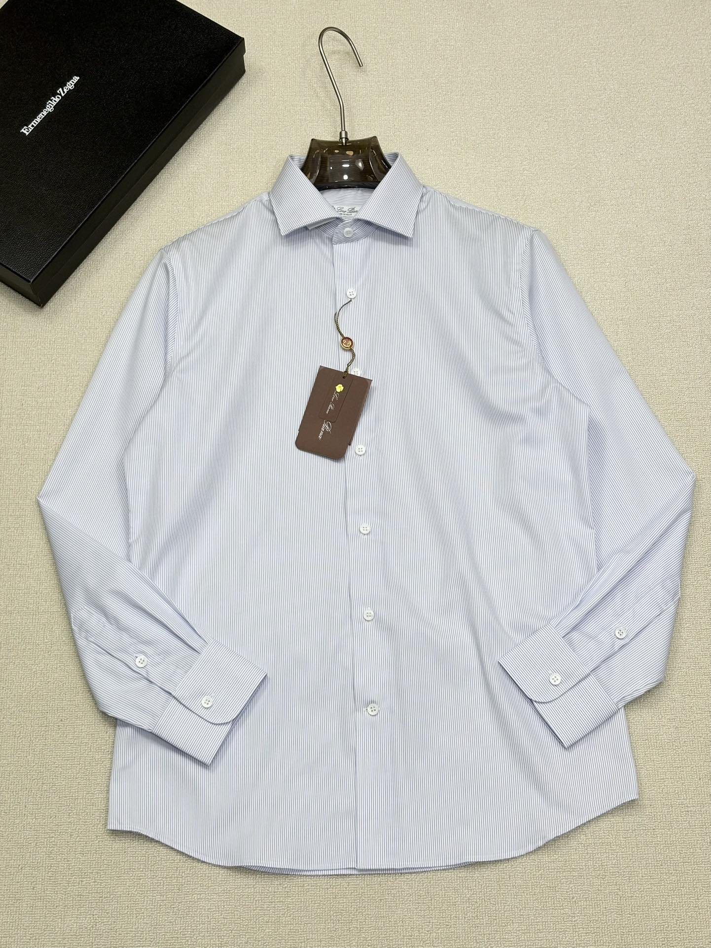 强势上新，新款不断！！！新款衬衫，高级面料高级做工，顶级品质！！！S一XXLS穿125左右m穿140左右