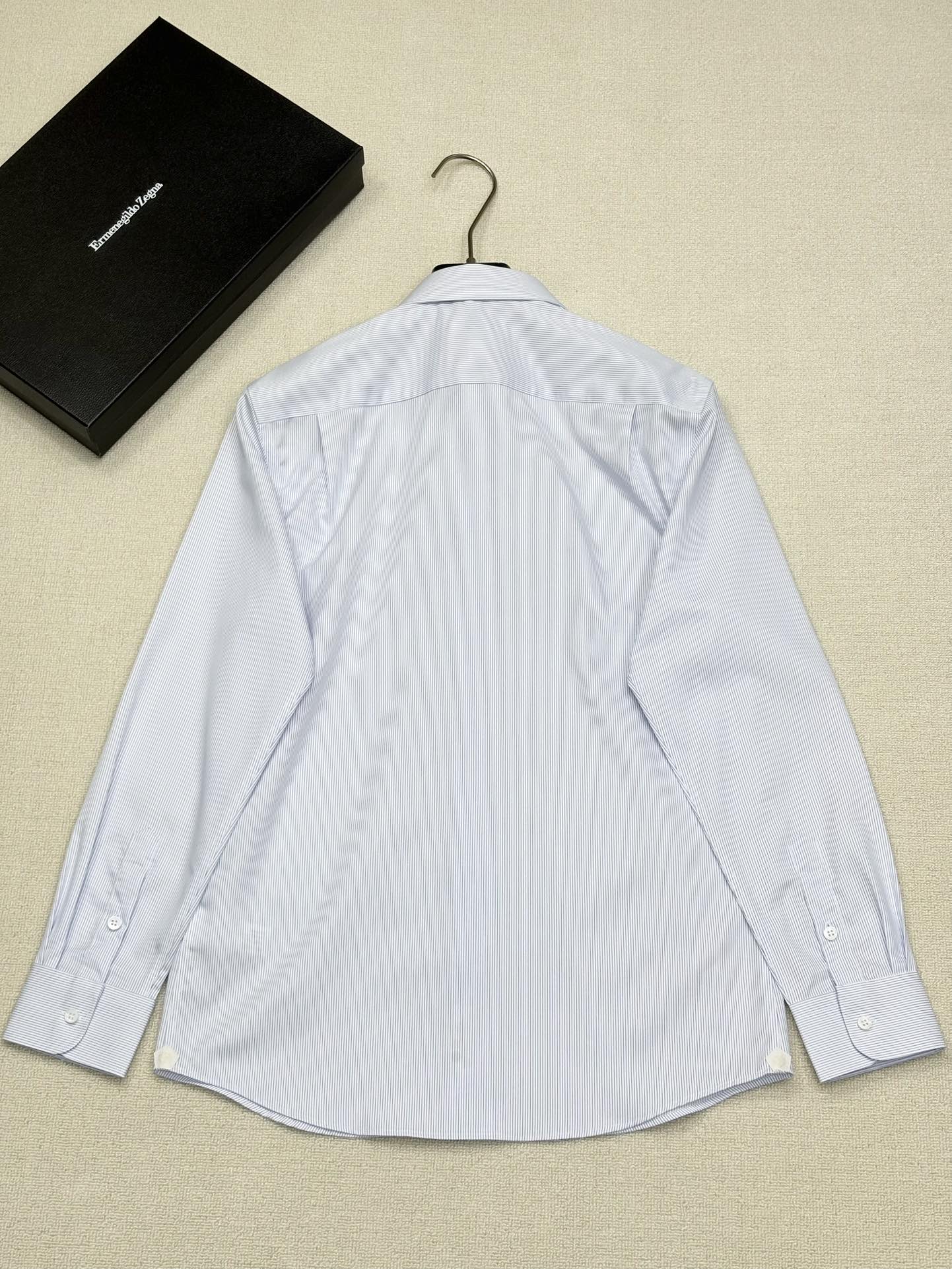 强势上新，新款不断！！！新款衬衫，高级面料高级做工，顶级品质！！！S一XXLS穿125左右m穿140左右