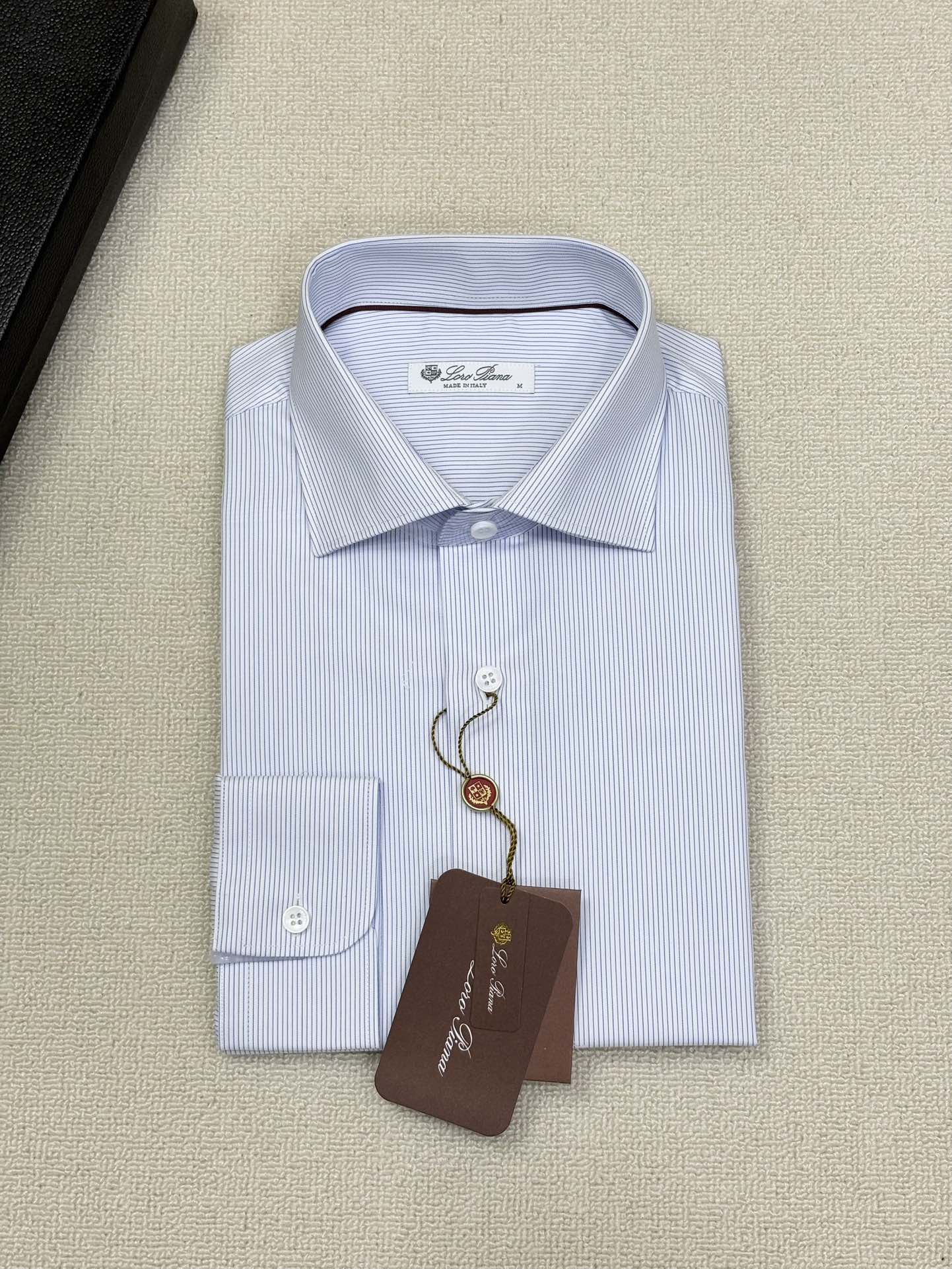 强势上新，新款不断！！！新款衬衫，高级面料高级做工，顶级品质！！！S一XXLS穿125左右m穿140左右