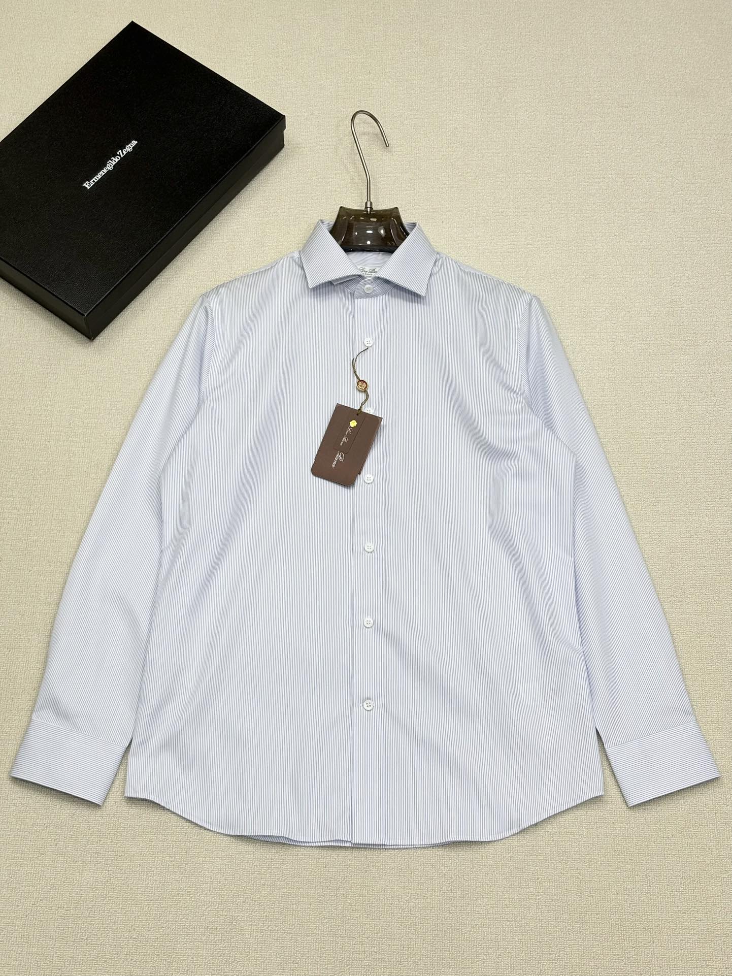 强势上新，新款不断！！！新款衬衫，高级面料高级做工，顶级品质！！！S一XXLS穿125左右m穿140左右