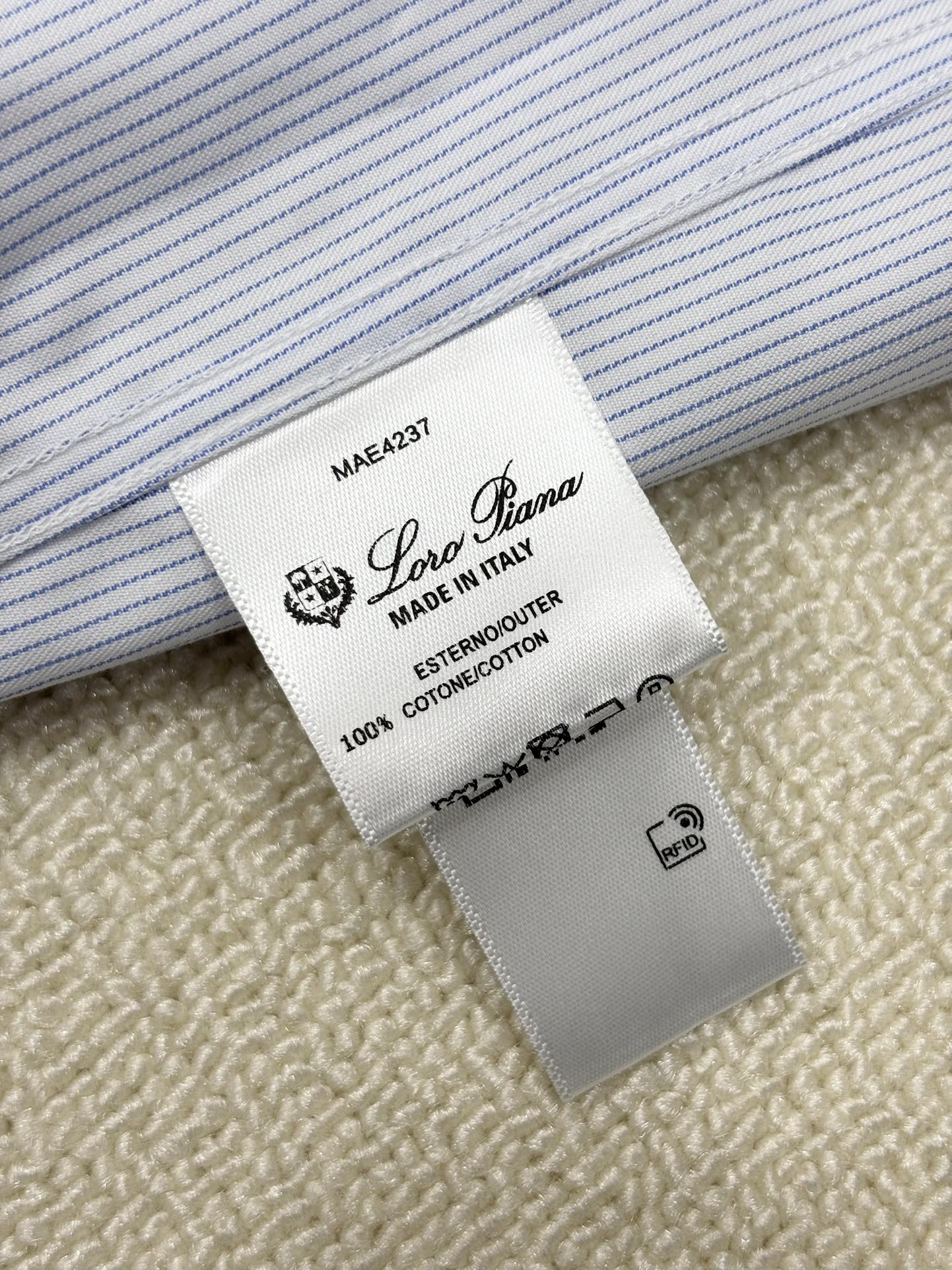 强势上新，新款不断！！！新款衬衫，高级面料高级做工，顶级品质！！！S一XXLS穿125左右m穿140左右