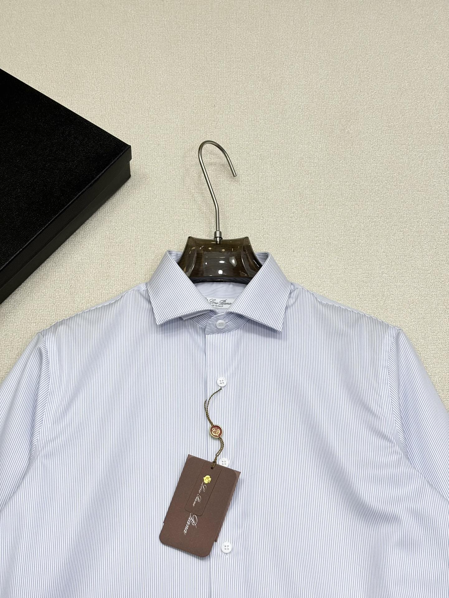 强势上新，新款不断！！！新款衬衫，高级面料高级做工，顶级品质！！！S一XXLS穿125左右m穿140左右