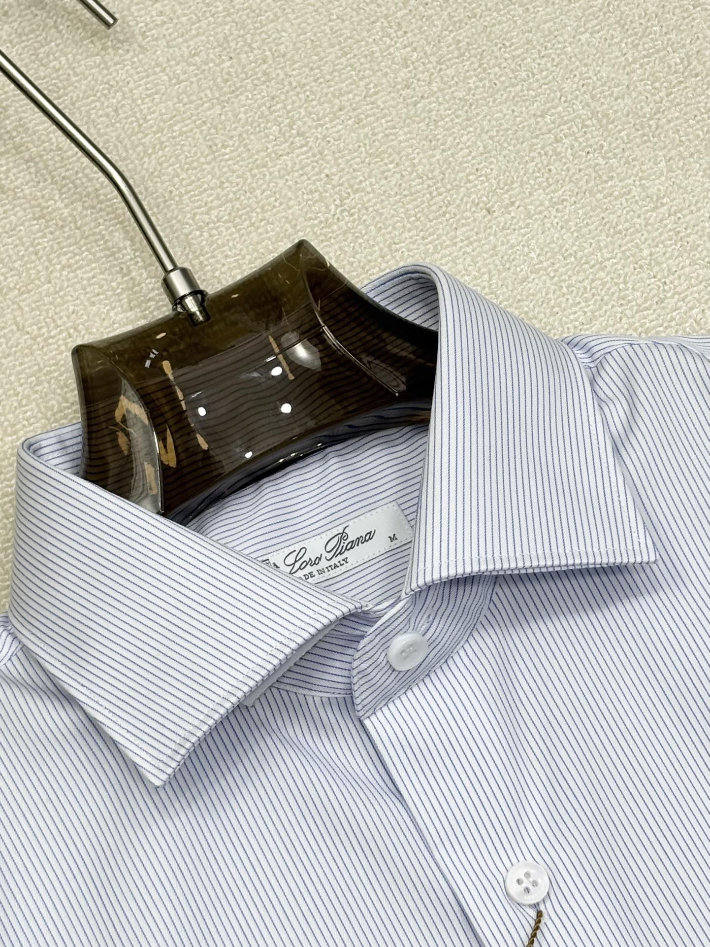 强势上新，新款不断！！！新款衬衫，高级面料高级做工，顶级品质！！！S一XXLS穿125左右m穿140左右