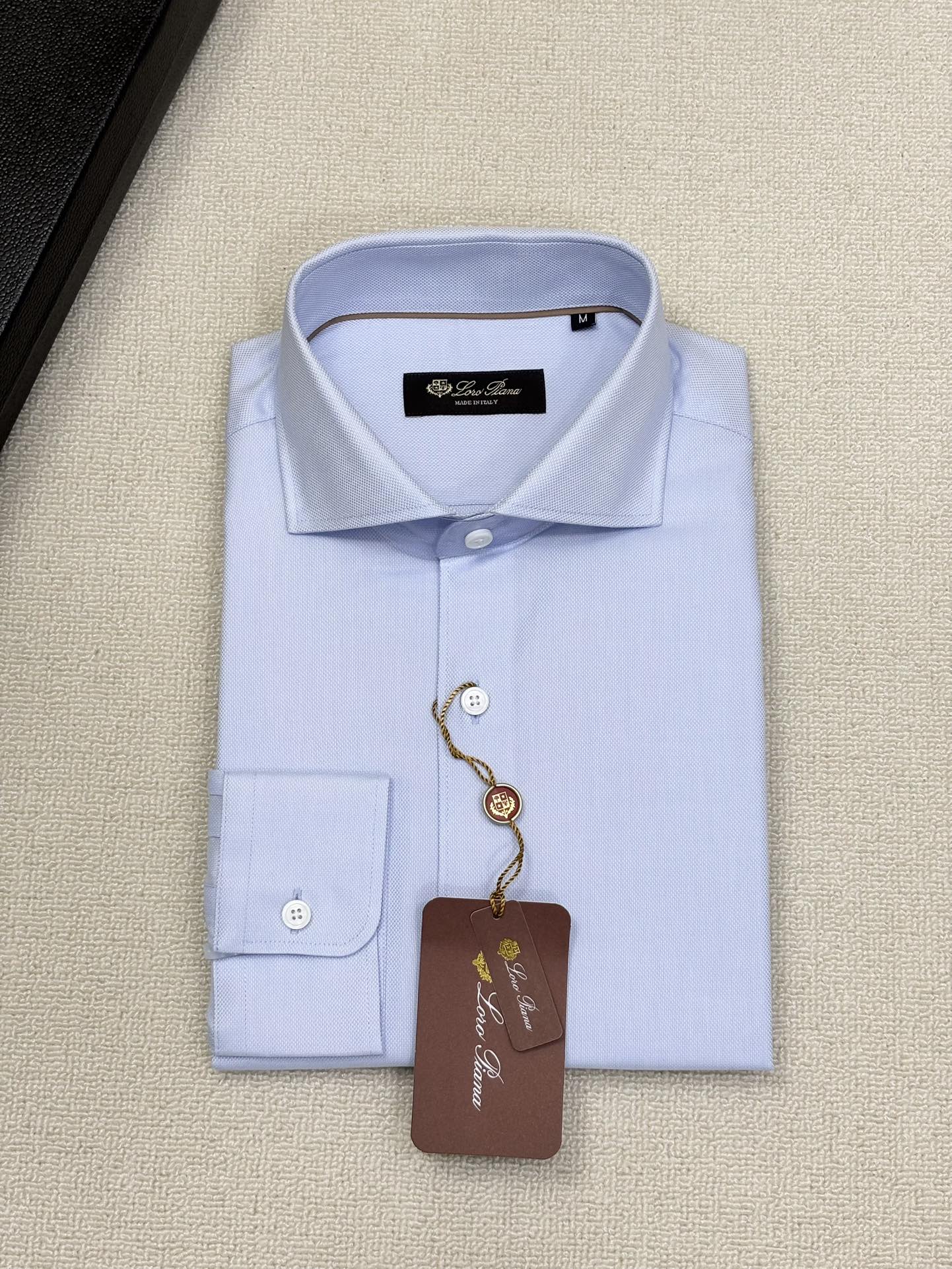 强势上新，新款不断！！！新款衬衫，高级面料高级做工，顶级品质！！！S一XXLS穿125左右m穿140左右