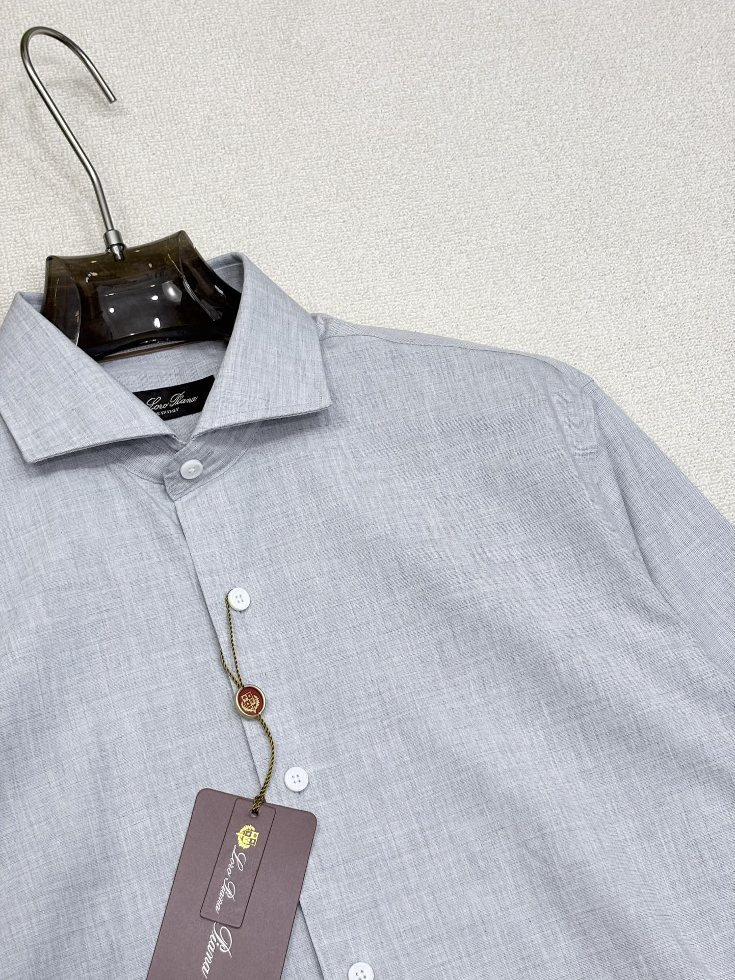 强势上新，新款不断！！！新款衬衫，高级面料高级做工，顶级品质！！！S一XXLS穿125左右m穿140左右