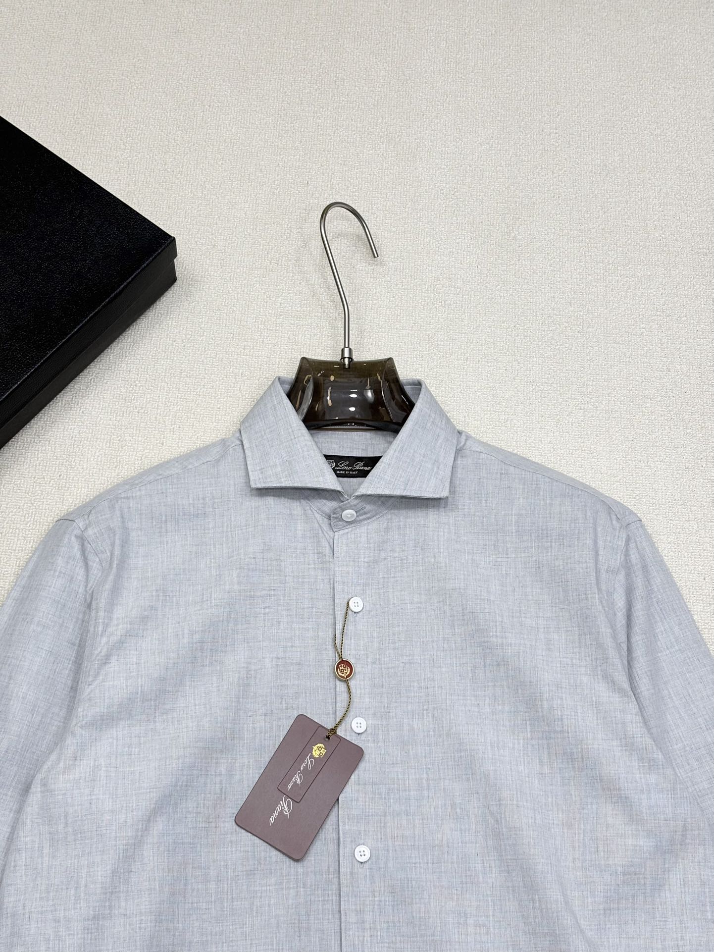 强势上新，新款不断！！！新款衬衫，高级面料高级做工，顶级品质！！！S一XXLS穿125左右m穿140左右