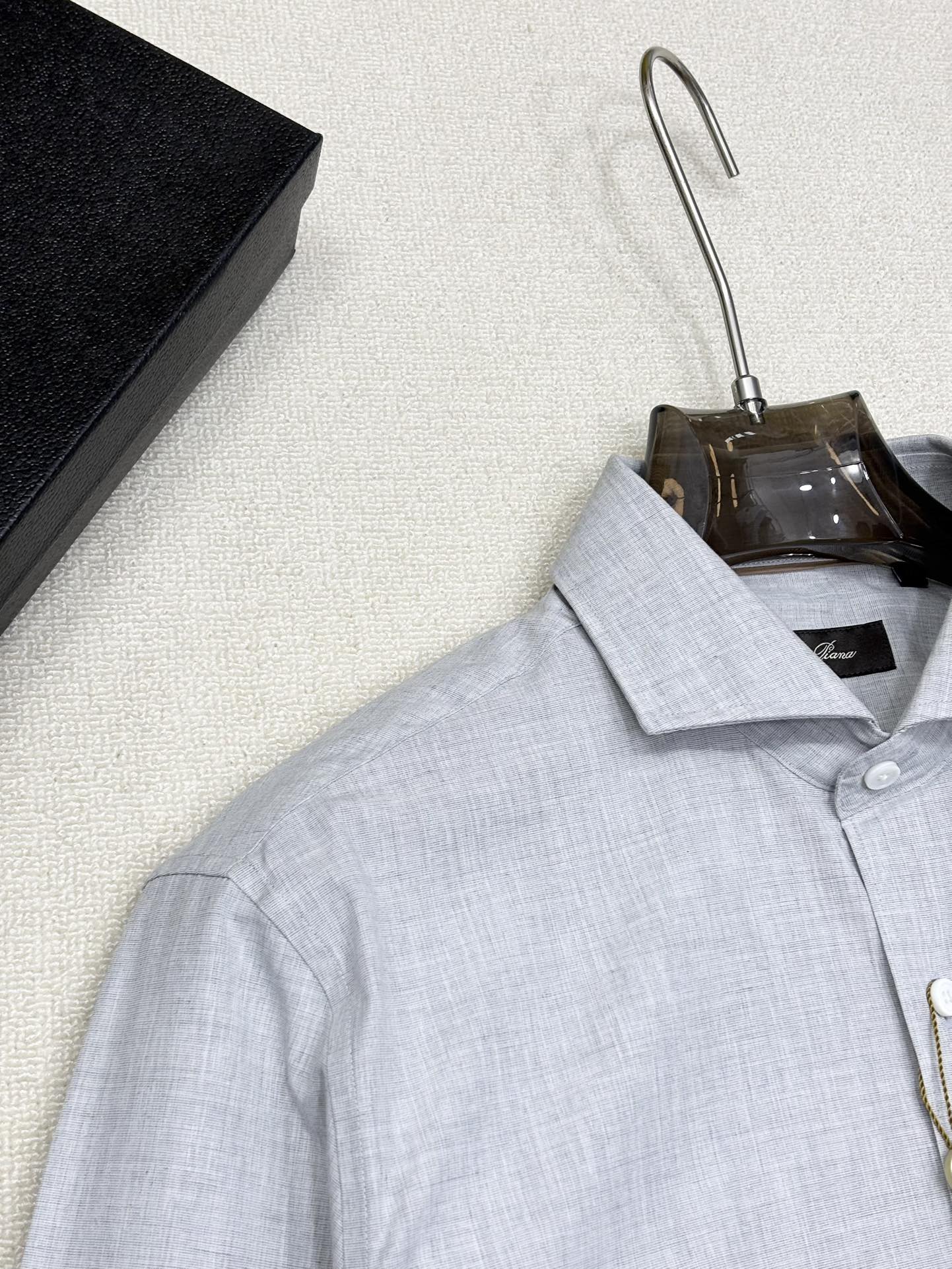 强势上新，新款不断！！！新款衬衫，高级面料高级做工，顶级品质！！！S一XXLS穿125左右m穿140左右