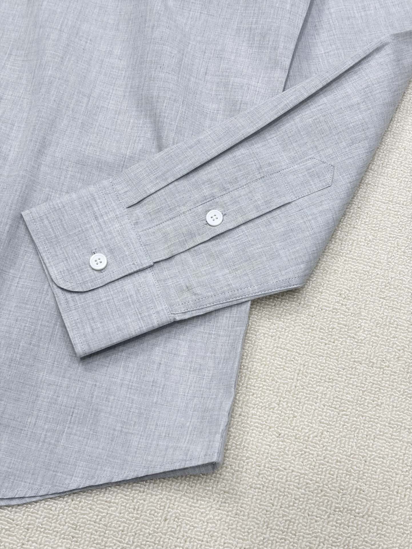 强势上新，新款不断！！！新款衬衫，高级面料高级做工，顶级品质！！！S一XXLS穿125左右m穿140左右