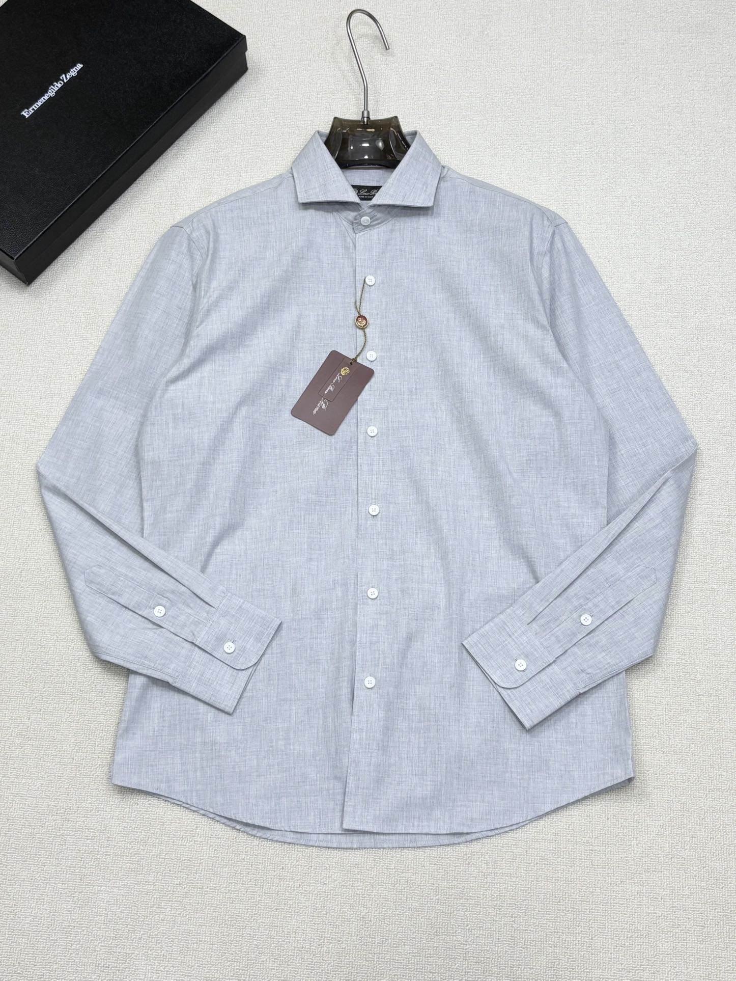 强势上新，新款不断！！！新款衬衫，高级面料高级做工，顶级品质！！！S一XXLS穿125左右m穿140左右