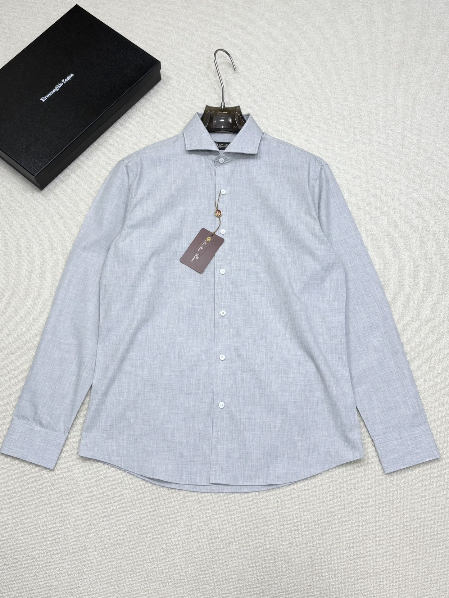 强势上新，新款不断！！！新款衬衫，高级面料高级做工，顶级品质！！！S一XXLS穿125左右m穿140左右