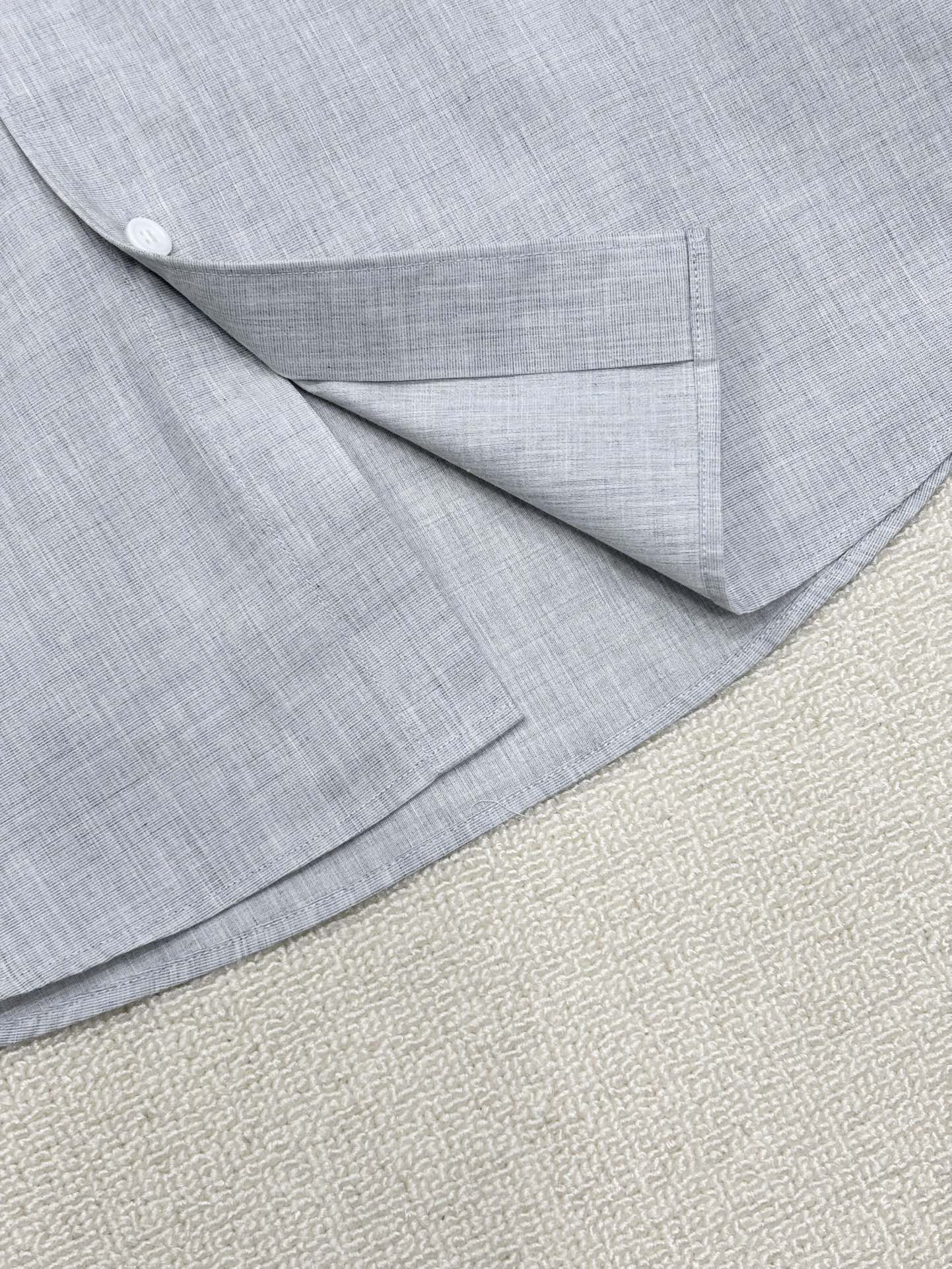 强势上新，新款不断！！！新款衬衫，高级面料高级做工，顶级品质！！！S一XXLS穿125左右m穿140左右