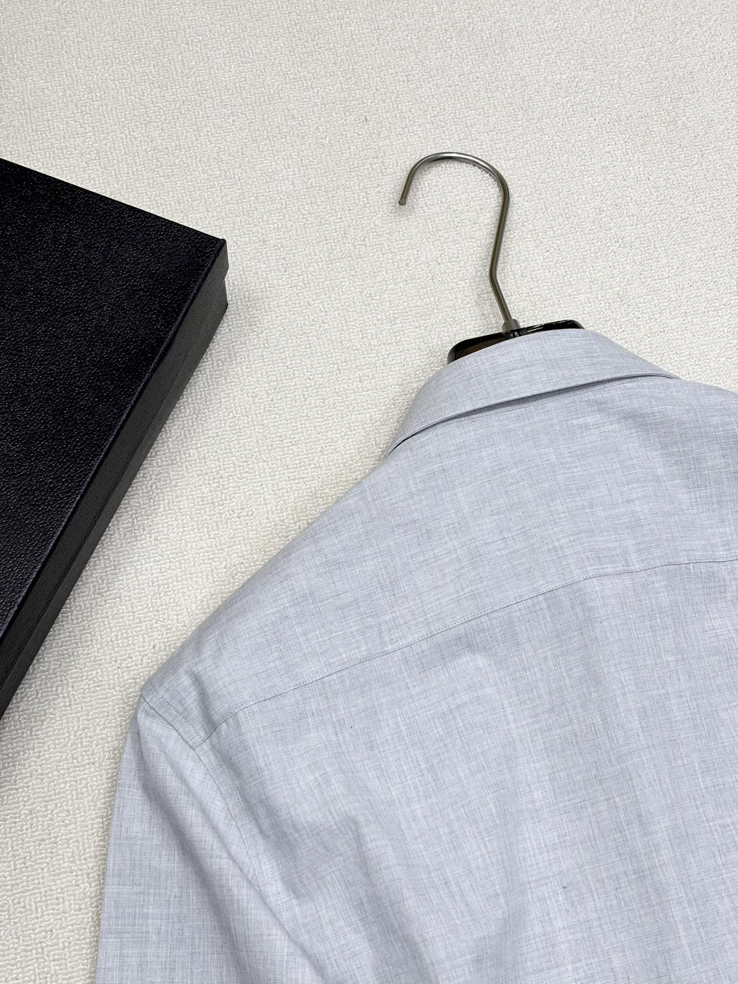 强势上新，新款不断！！！新款衬衫，高级面料高级做工，顶级品质！！！S一XXLS穿125左右m穿140左右