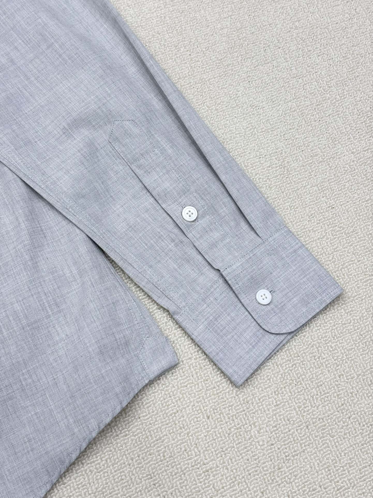 强势上新，新款不断！！！新款衬衫，高级面料高级做工，顶级品质！！！S一XXLS穿125左右m穿140左右