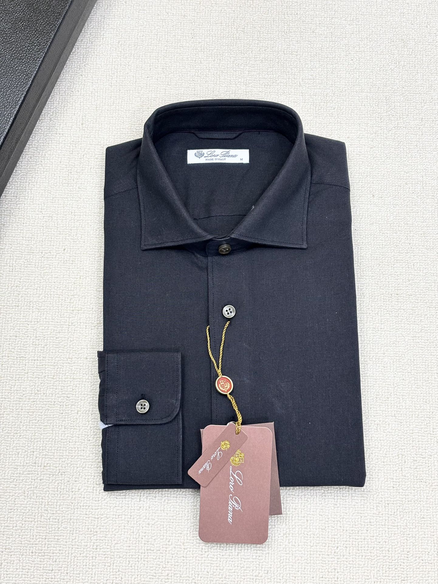 强势上新，新款不断！！！新款衬衫，高级面料高级做工，顶级品质！！！S一XXLS穿125左右m穿140左右