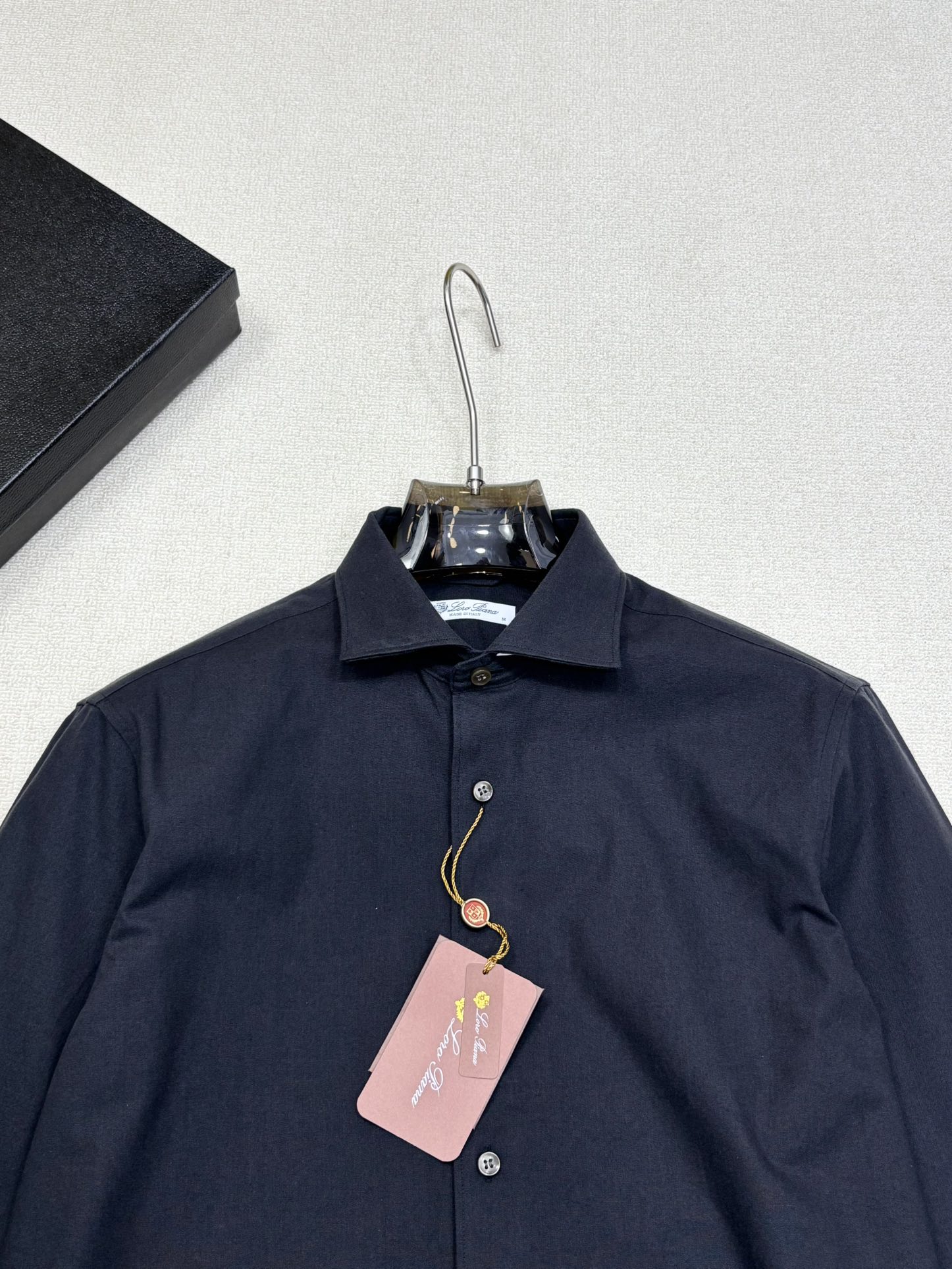 强势上新，新款不断！！！新款衬衫，高级面料高级做工，顶级品质！！！S一XXLS穿125左右m穿140左右