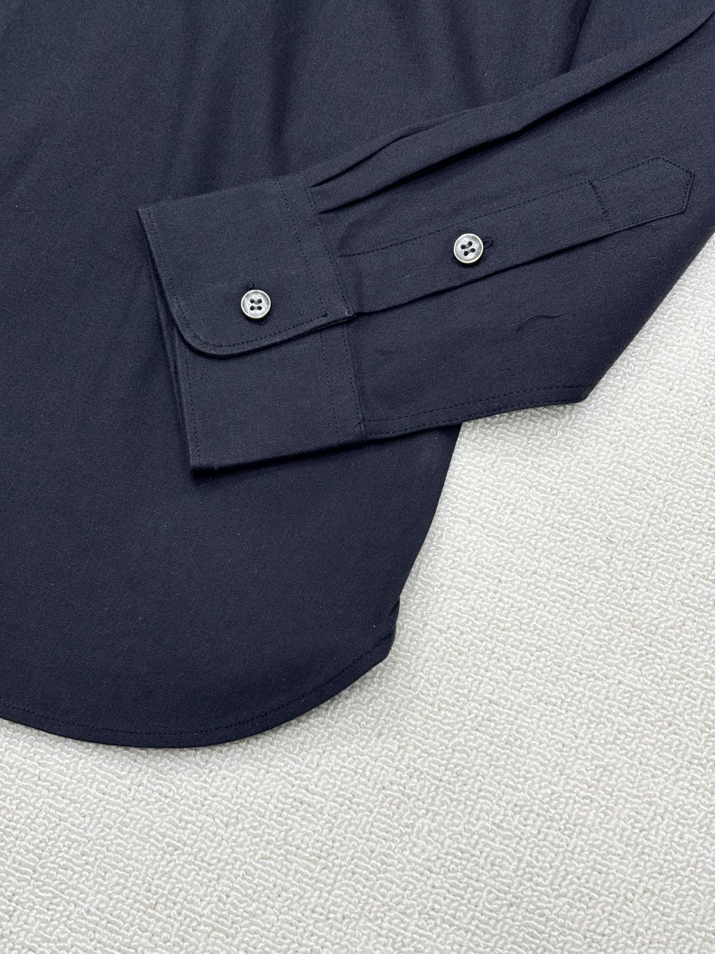 强势上新，新款不断！！！新款衬衫，高级面料高级做工，顶级品质！！！S一XXLS穿125左右m穿140左右