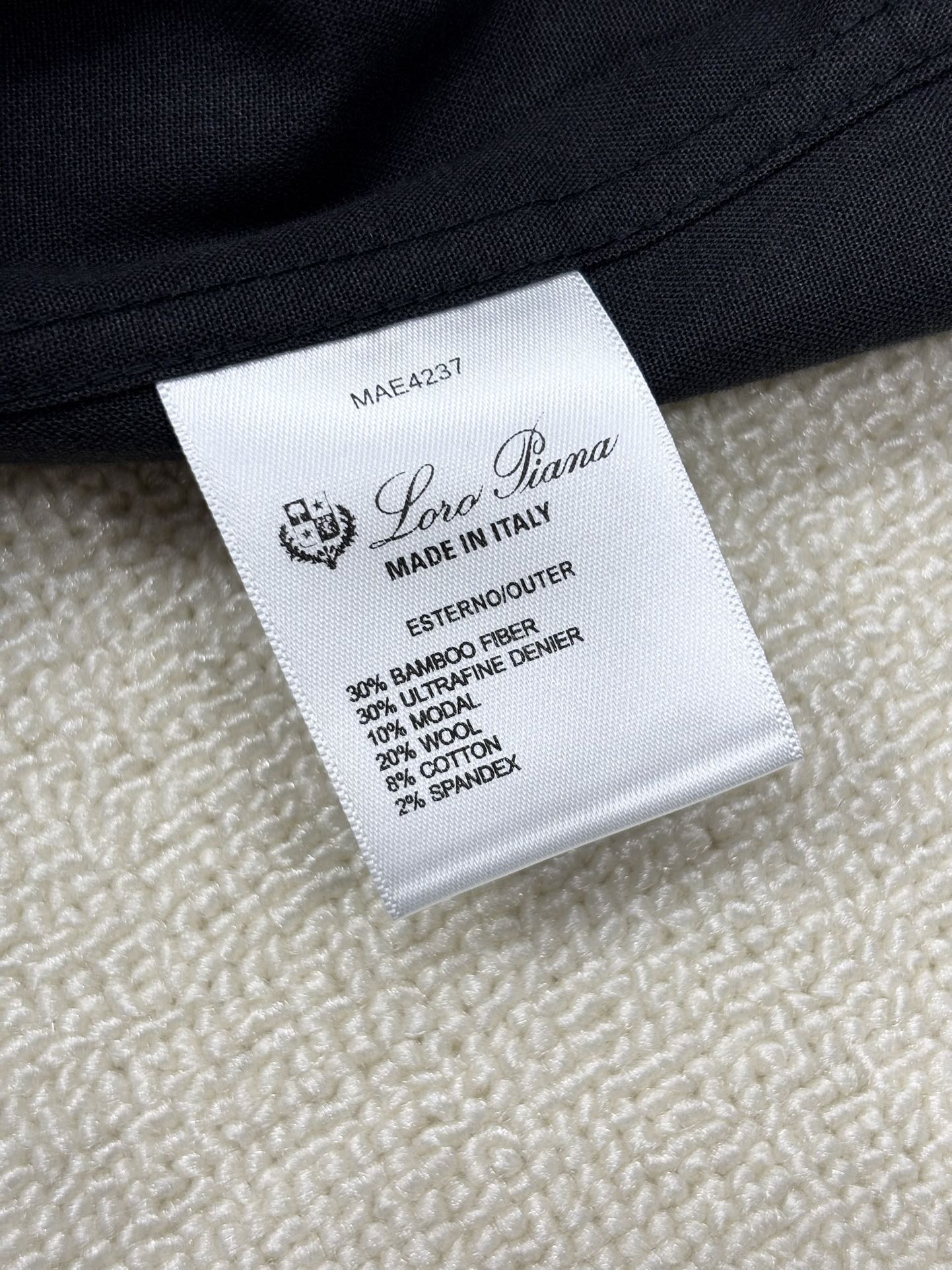 强势上新，新款不断！！！新款衬衫，高级面料高级做工，顶级品质！！！S一XXLS穿125左右m穿140左右