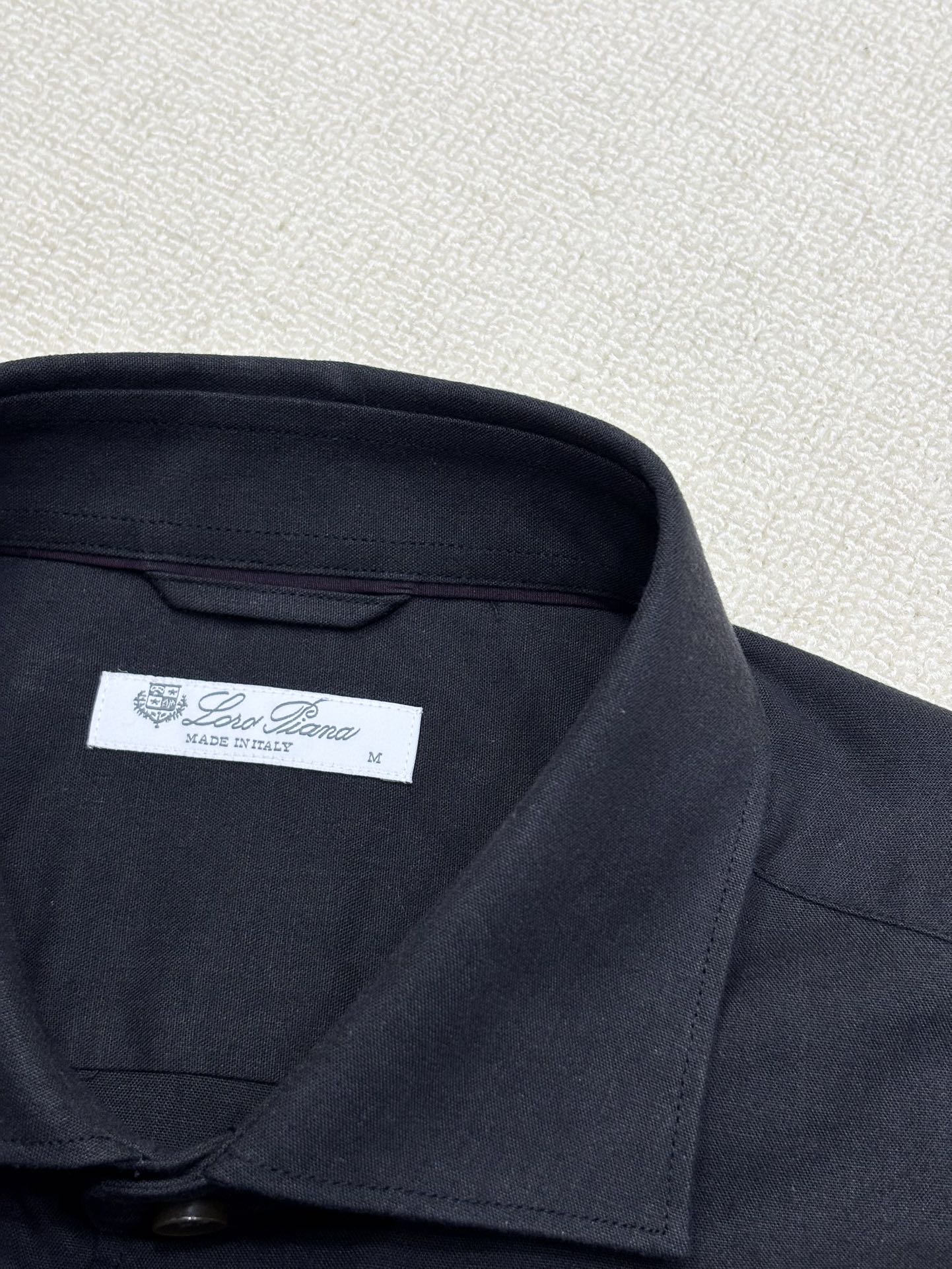 强势上新，新款不断！！！新款衬衫，高级面料高级做工，顶级品质！！！S一XXLS穿125左右m穿140左右