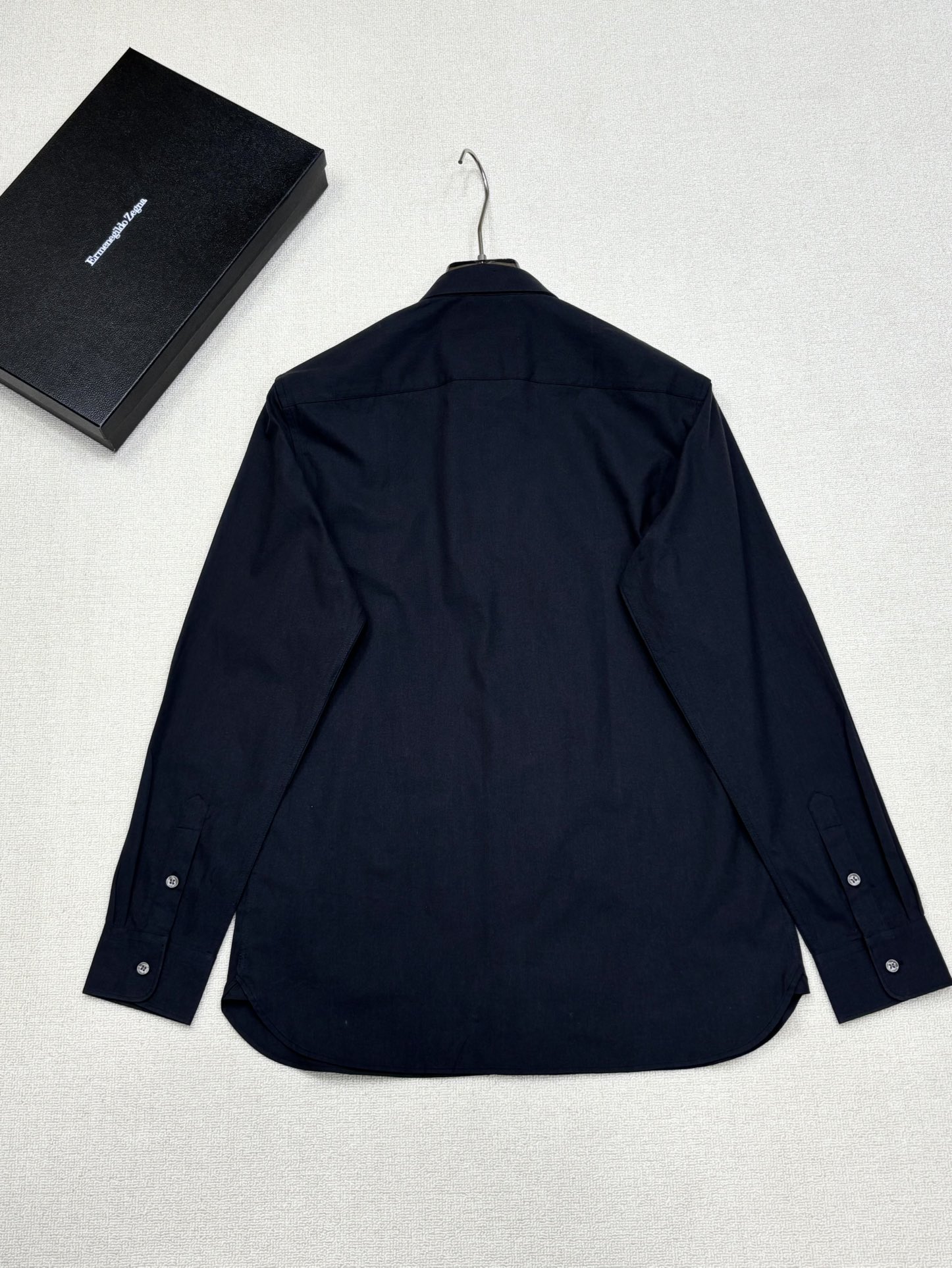 强势上新，新款不断！！！新款衬衫，高级面料高级做工，顶级品质！！！S一XXLS穿125左右m穿140左右